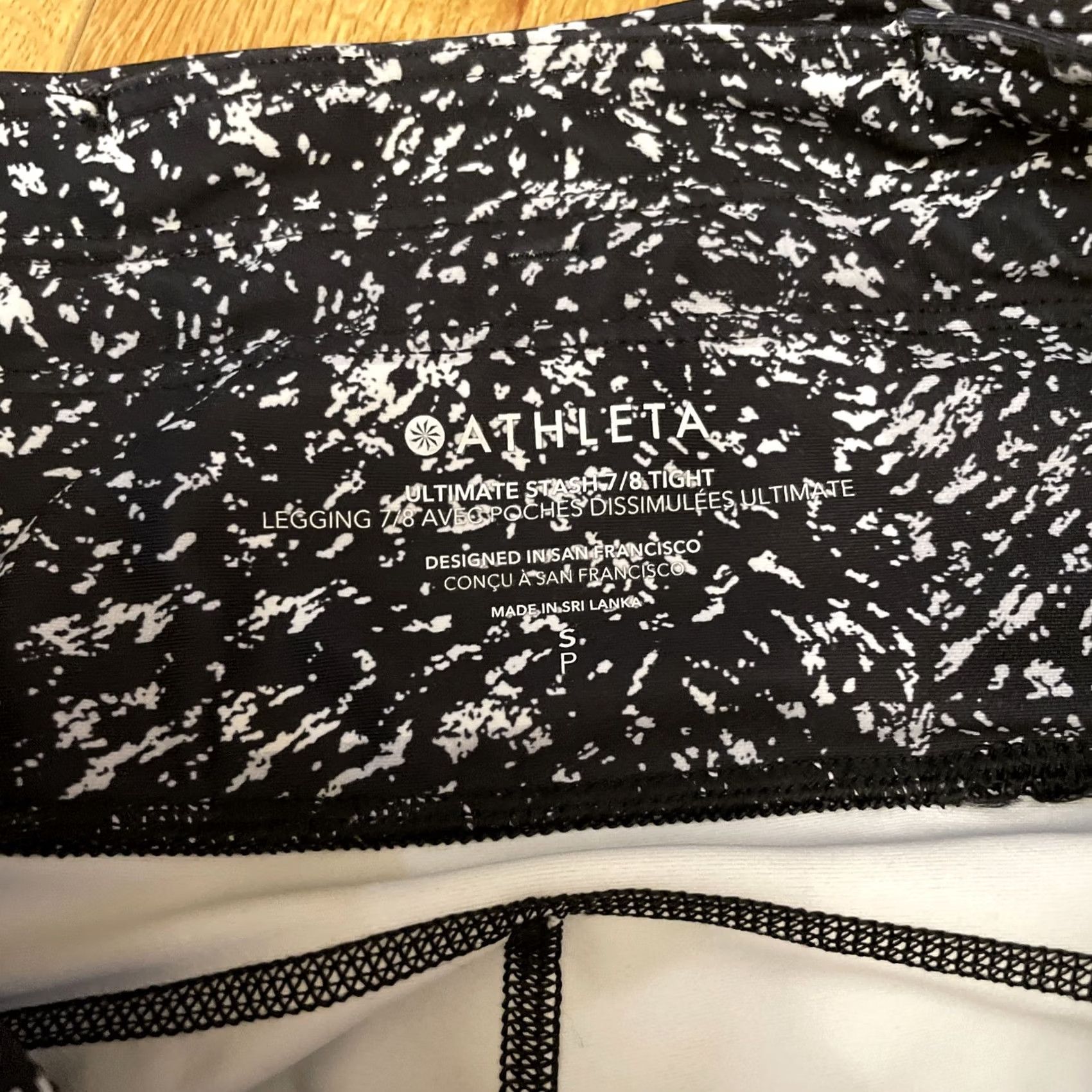 Athleta Athleta Ultimate Stash Textured 7/8 Tight Leggings Womens Small Black White Pattern Jacquard Athletic Yoga Running Gym Tights Size 28" / US 6 / IT 42 - 5 Thumbnail