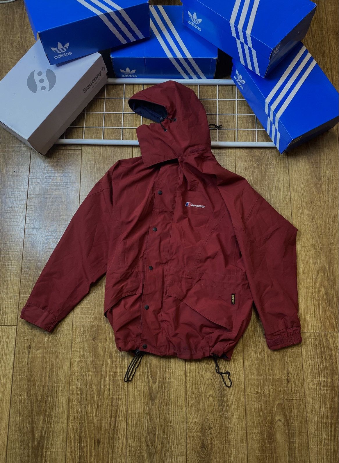 Berghaus Berghaus GORE-TEX Size M / US 6-8 / IT 42-44 - 1 Thumbnail