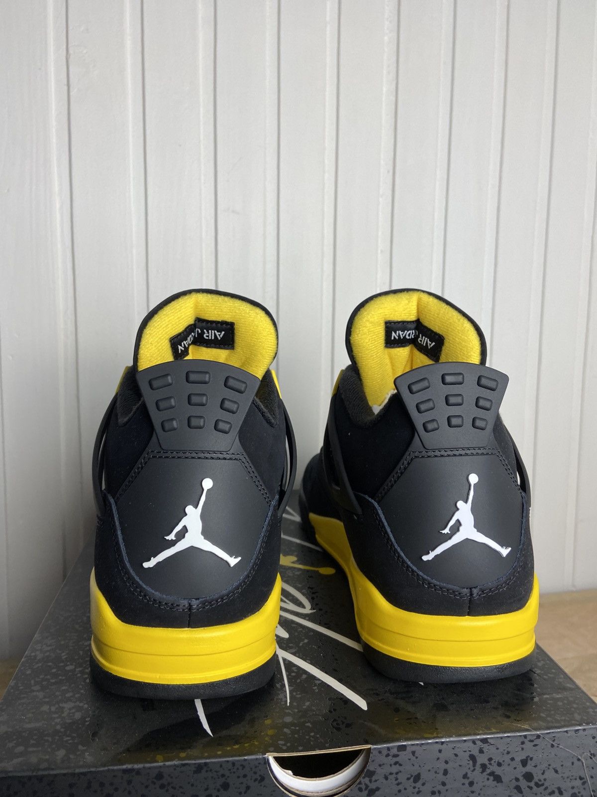 Jordan Brand New Jordan 4 Retro "Thunder" 2023 authentic size 11US Size US 11 / EU 44 - 9 Thumbnail