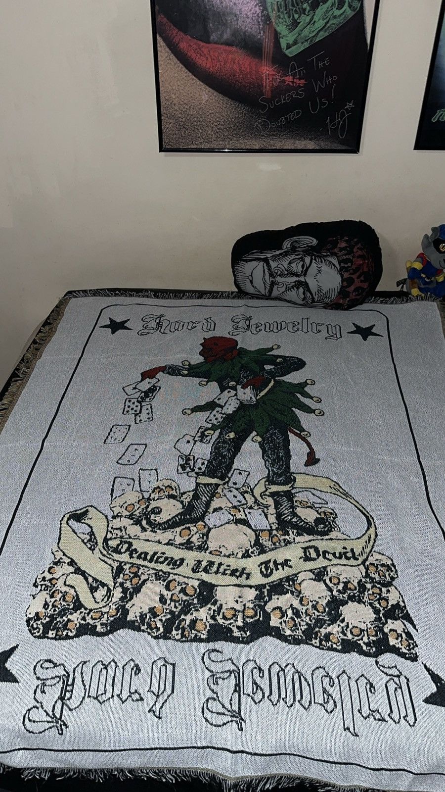 Hard jewelry tapestry