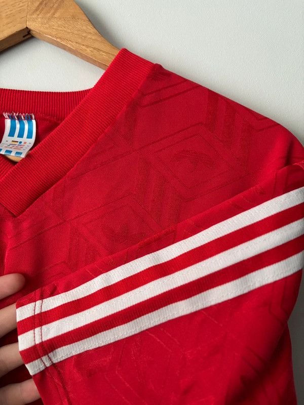 Adidas Adidas Originals vintage t-shirt sport football red M UK 90s Size US M / EU 48-50 / 2 - 4 Thumbnail