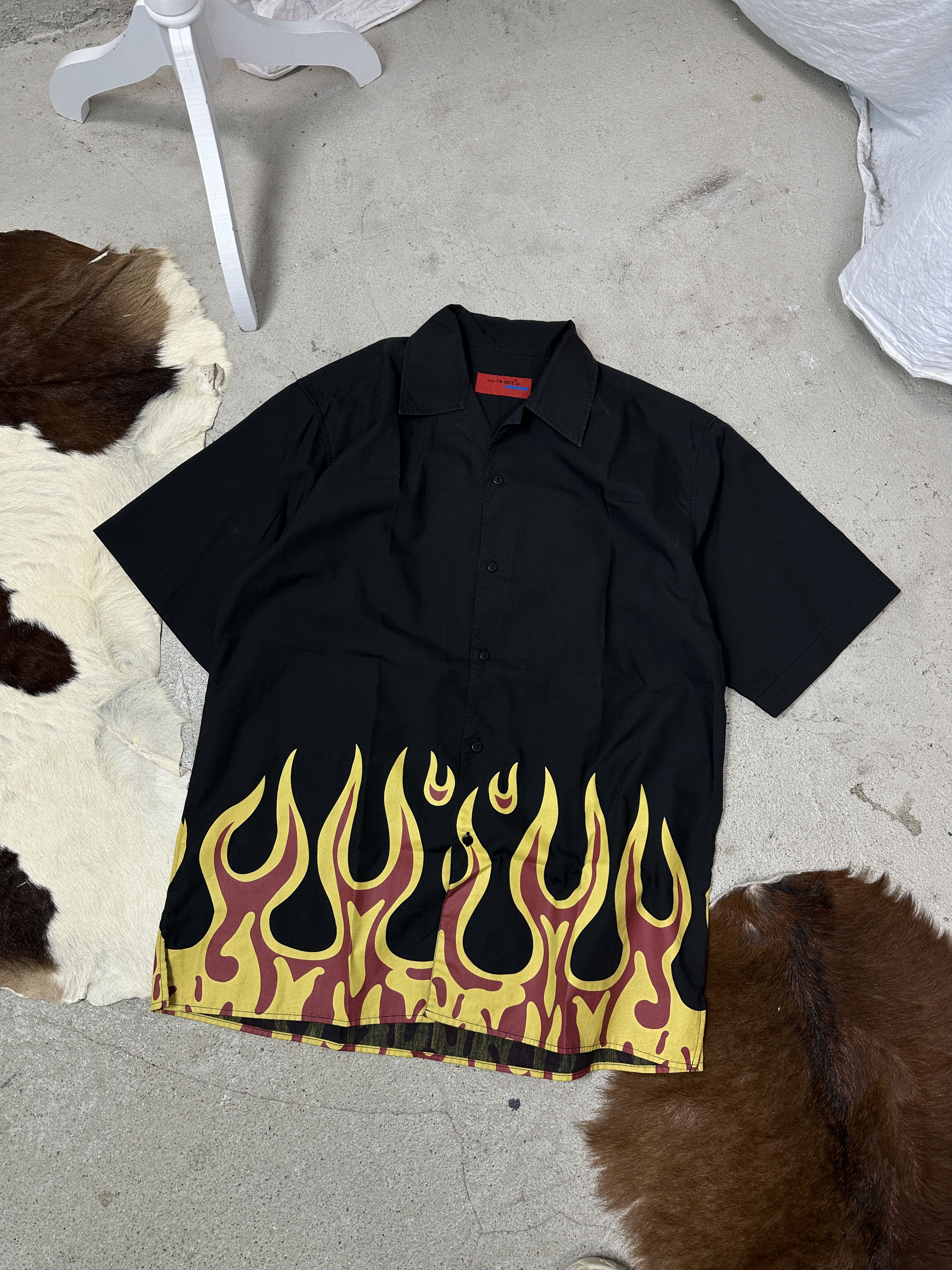 Vintage Vintage Streetwear Skater Hip Hop Flames Print Shirt Y2K Size US L / EU 52-54 / 3 - 1 Thumbnail
