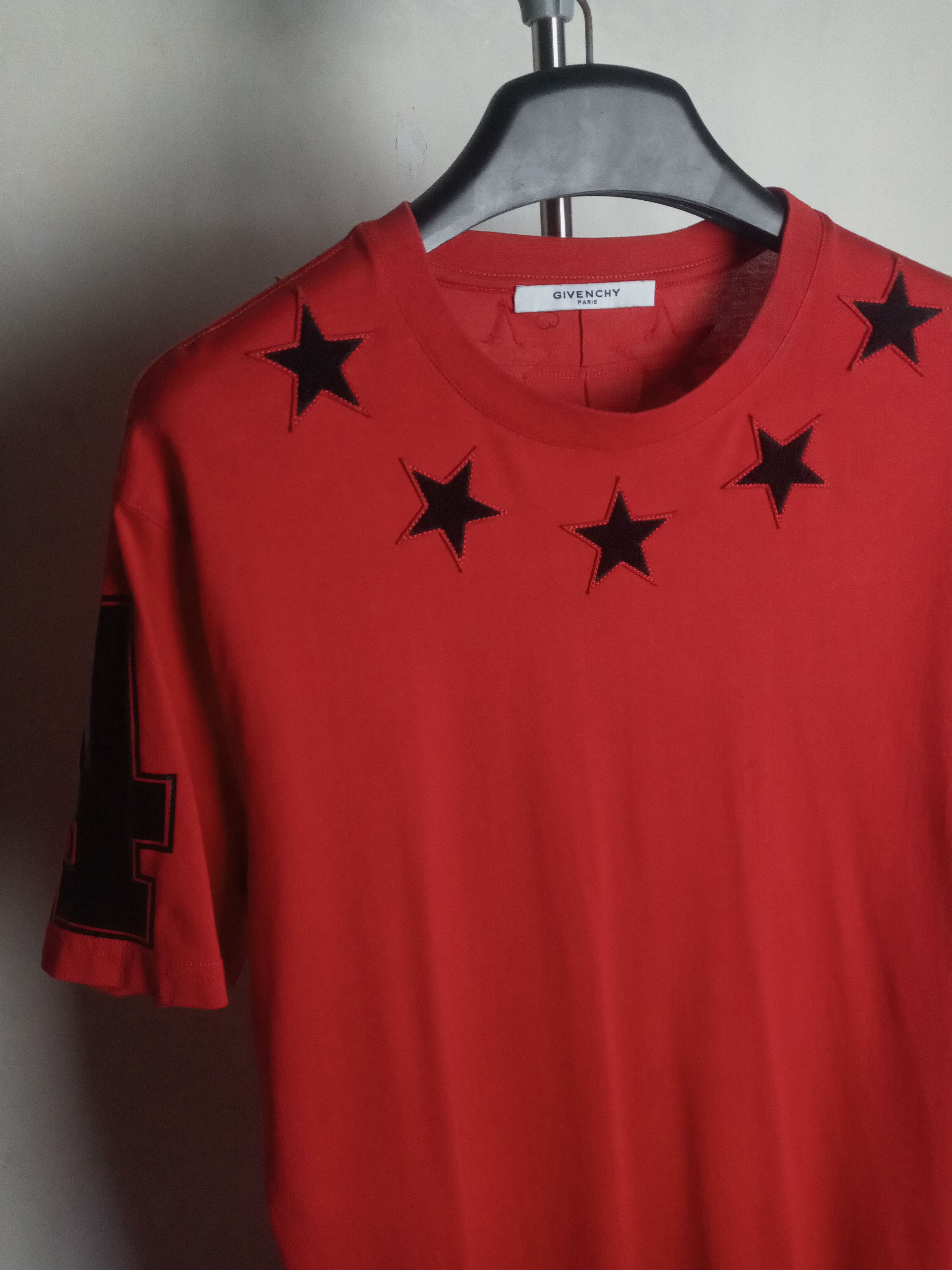 Givenchy Givenchy Red 47 Stars Print T medium Size US M / EU 48-50 / 2 - 2 Thumbnail