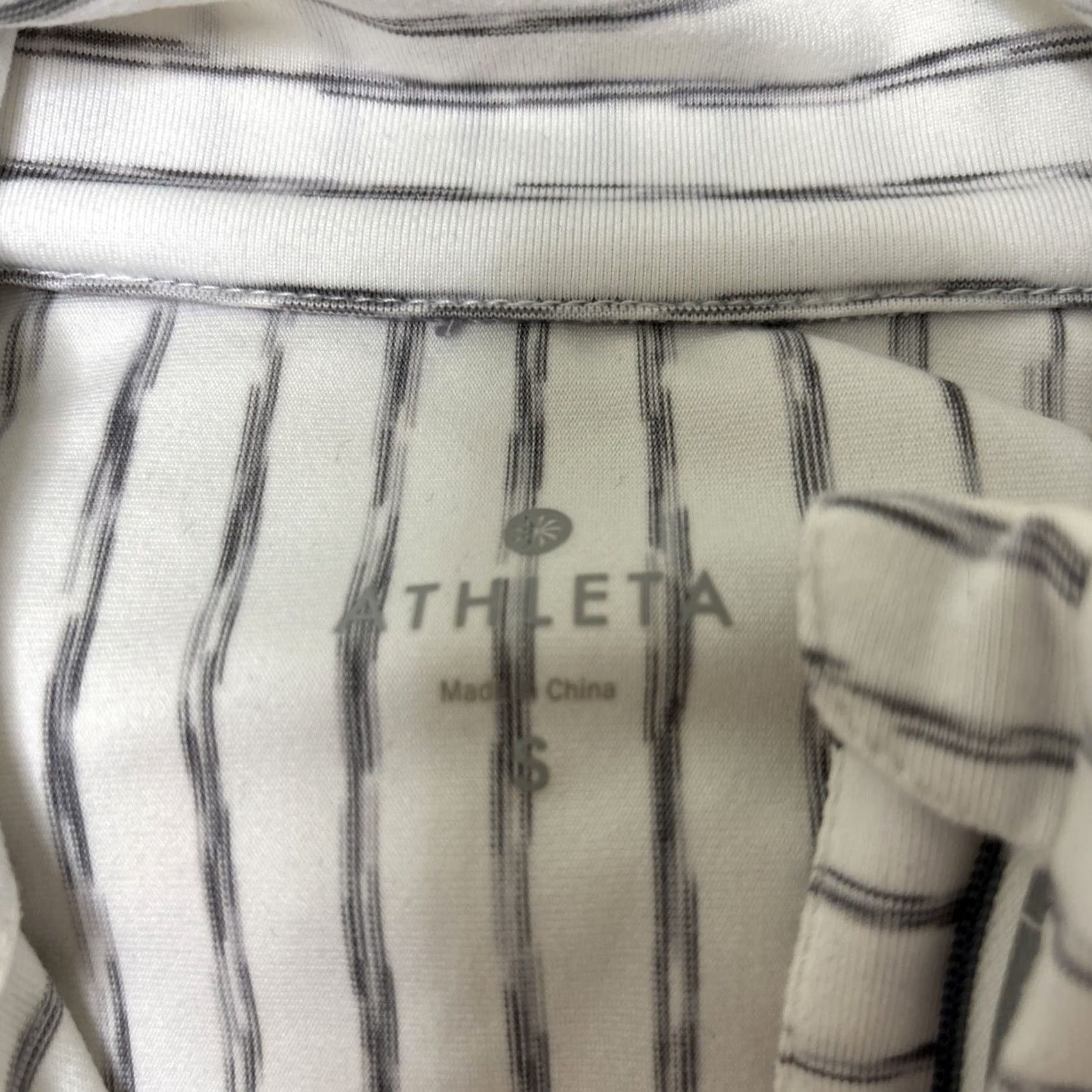 Athleta VINTAGE Athleta Striped Elite Half Zip Shirt Women S White Longsleeve Thumb Holes Yoga Run Activewear Pullover Slim Regular Weekend? Size S / US 4 / IT 40 - 2 Thumbnail