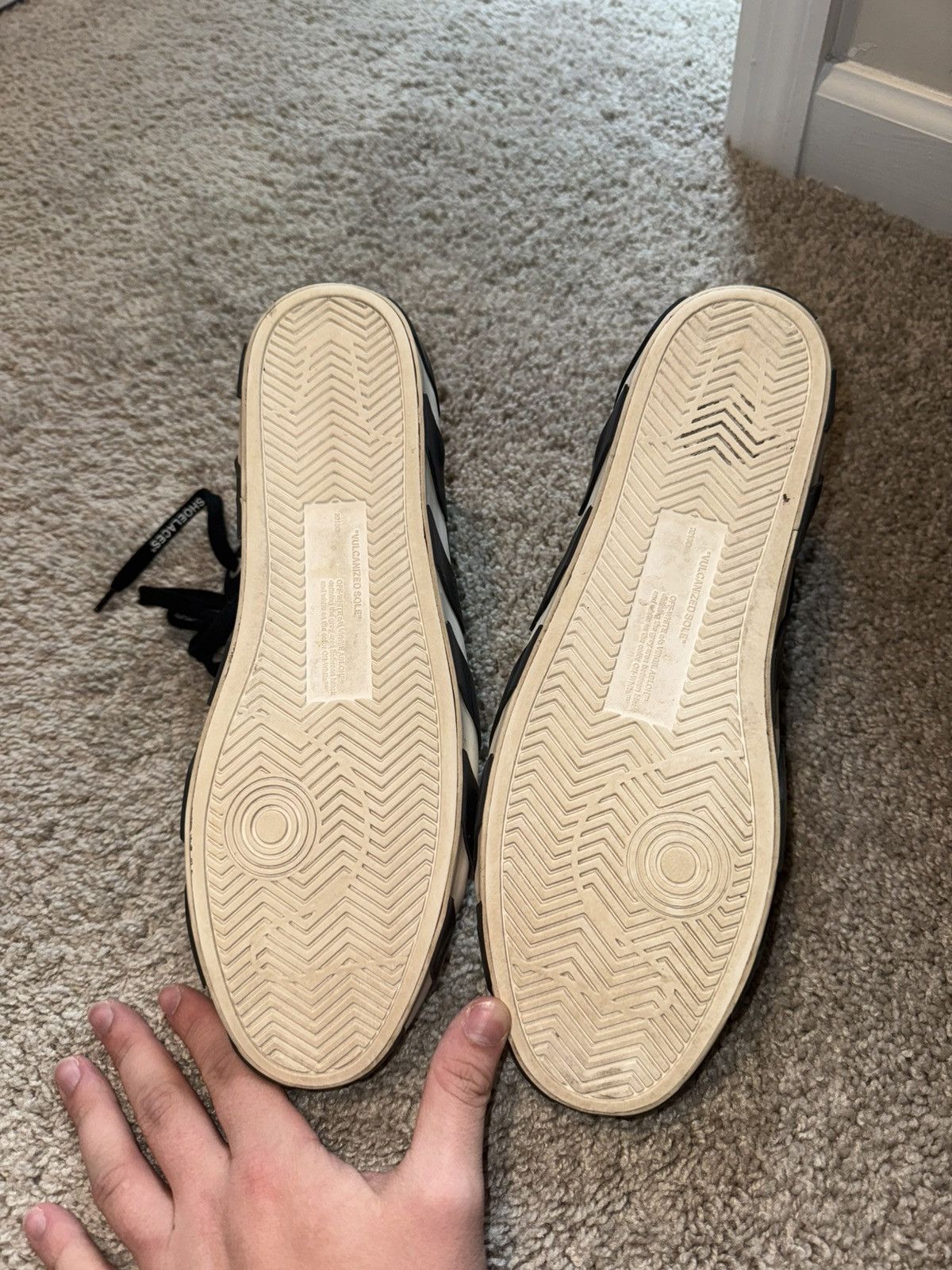 Off-White Off white high tops vulcanized Size US 12 / EU 45 - 9 Thumbnail