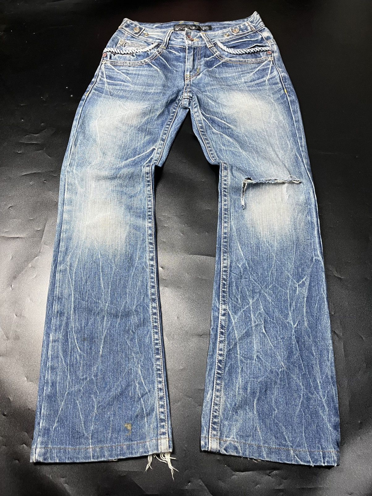 Japanese Brand RED PEPPER SUPER FLARE DISTRESSED JEANS Size US 29 - 4 Thumbnail