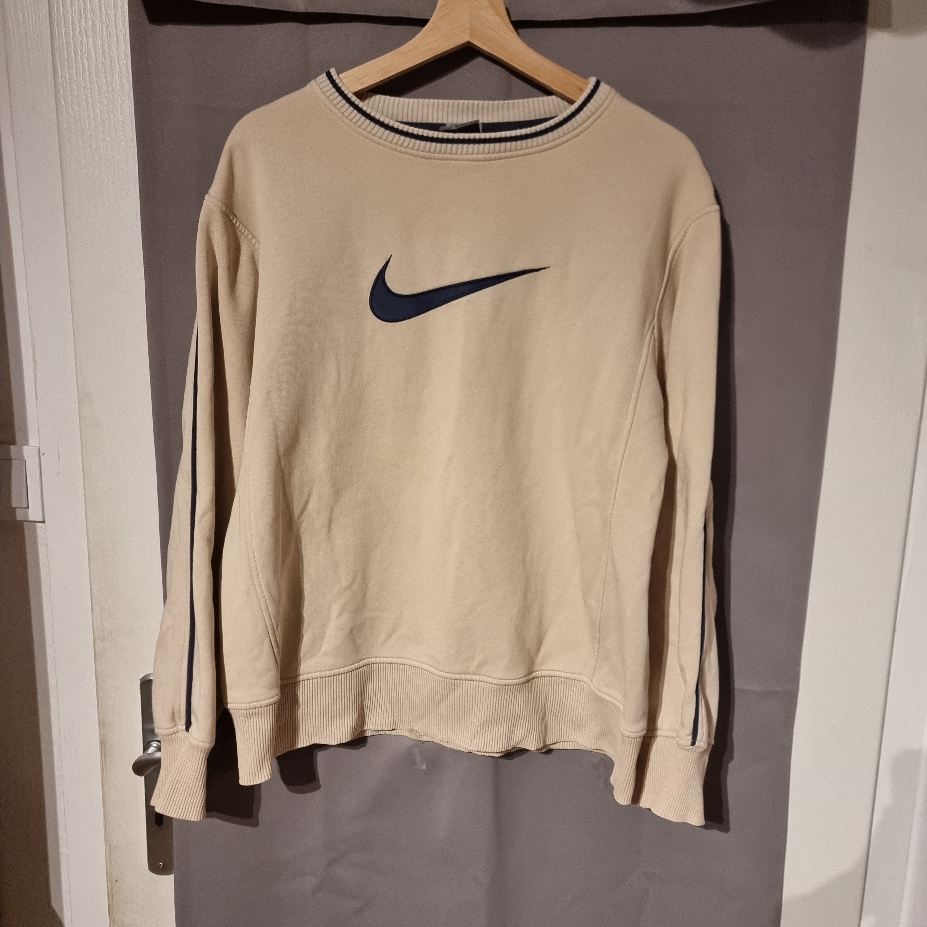 Nike Nike vintage center swoosh 90s style Size US M / EU 48-50 / 2 - 2 Thumbnail