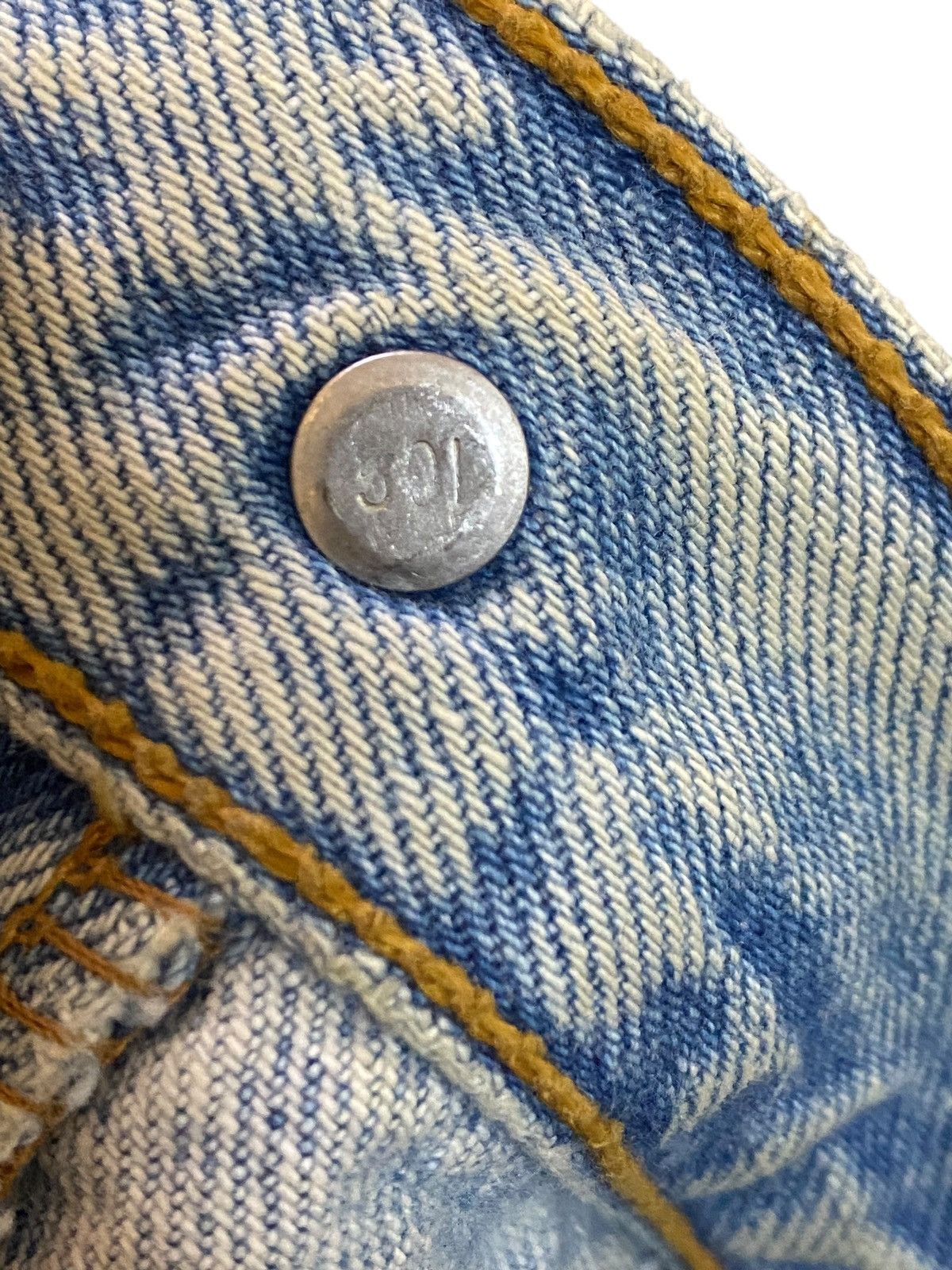 Levi's Vintage Clothing Vintage levis 501 90’s Grunge Distressed Loose Jeans Size US 34 / EU 50 - 14 Thumbnail