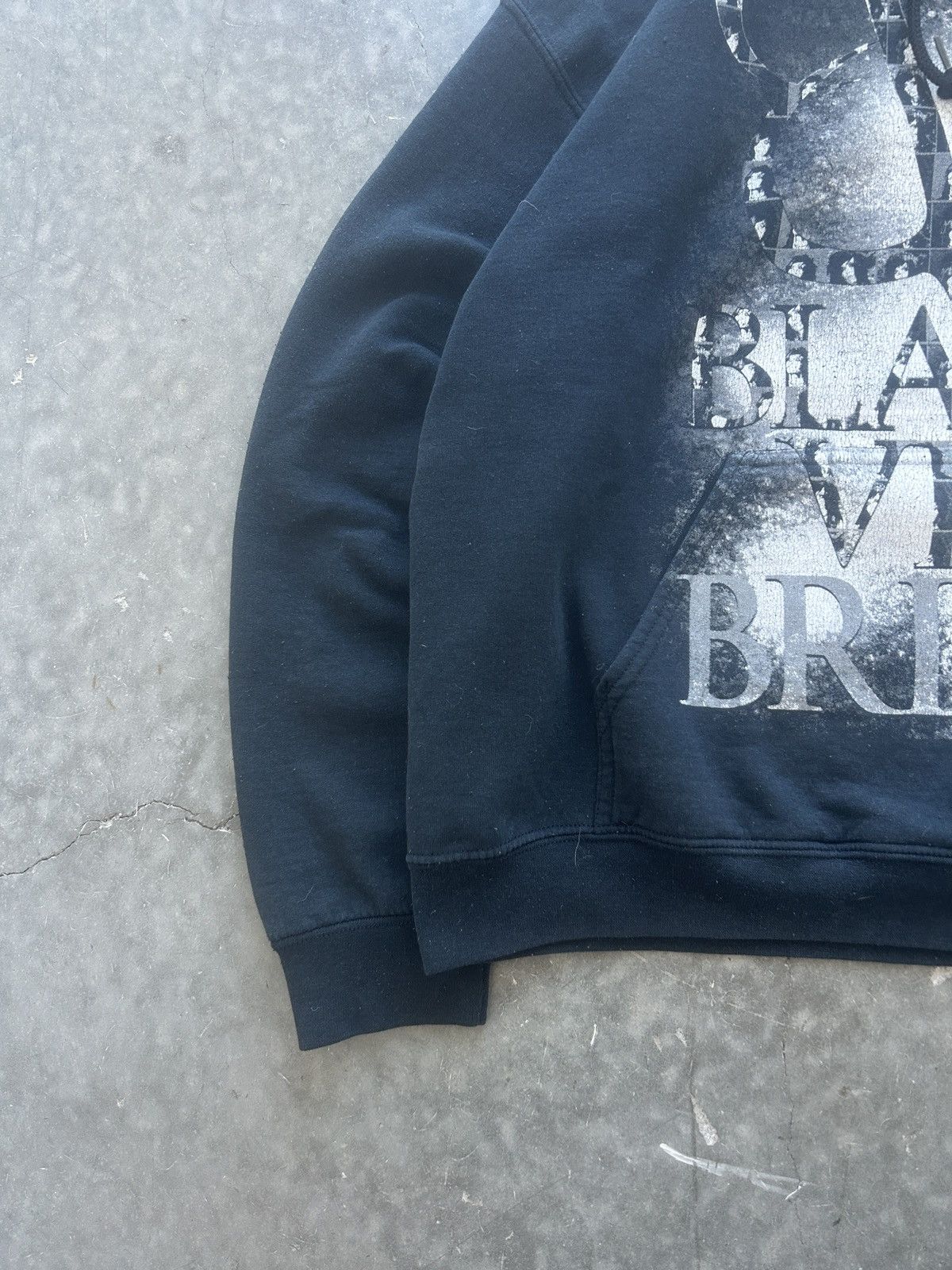 Vintage Vintage Y2K Black Veil Brides Hoodie Size US L / EU 52-54 / 3 - 3 Thumbnail