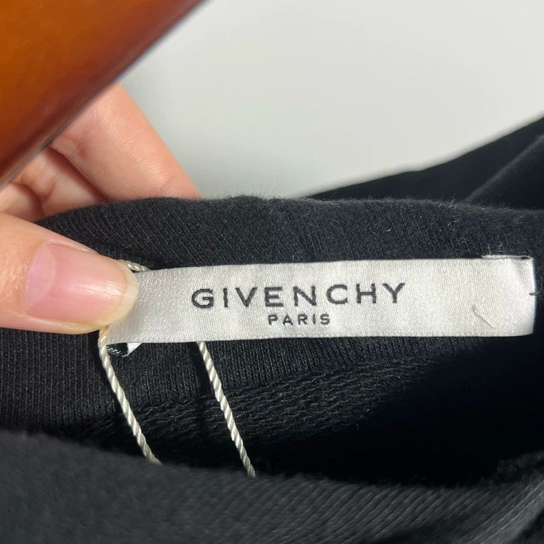 Givenchy Givenchy Letter Logo Hoodie U0413 Size: S Size US S / EU 44-46 / 1 - 3 Thumbnail