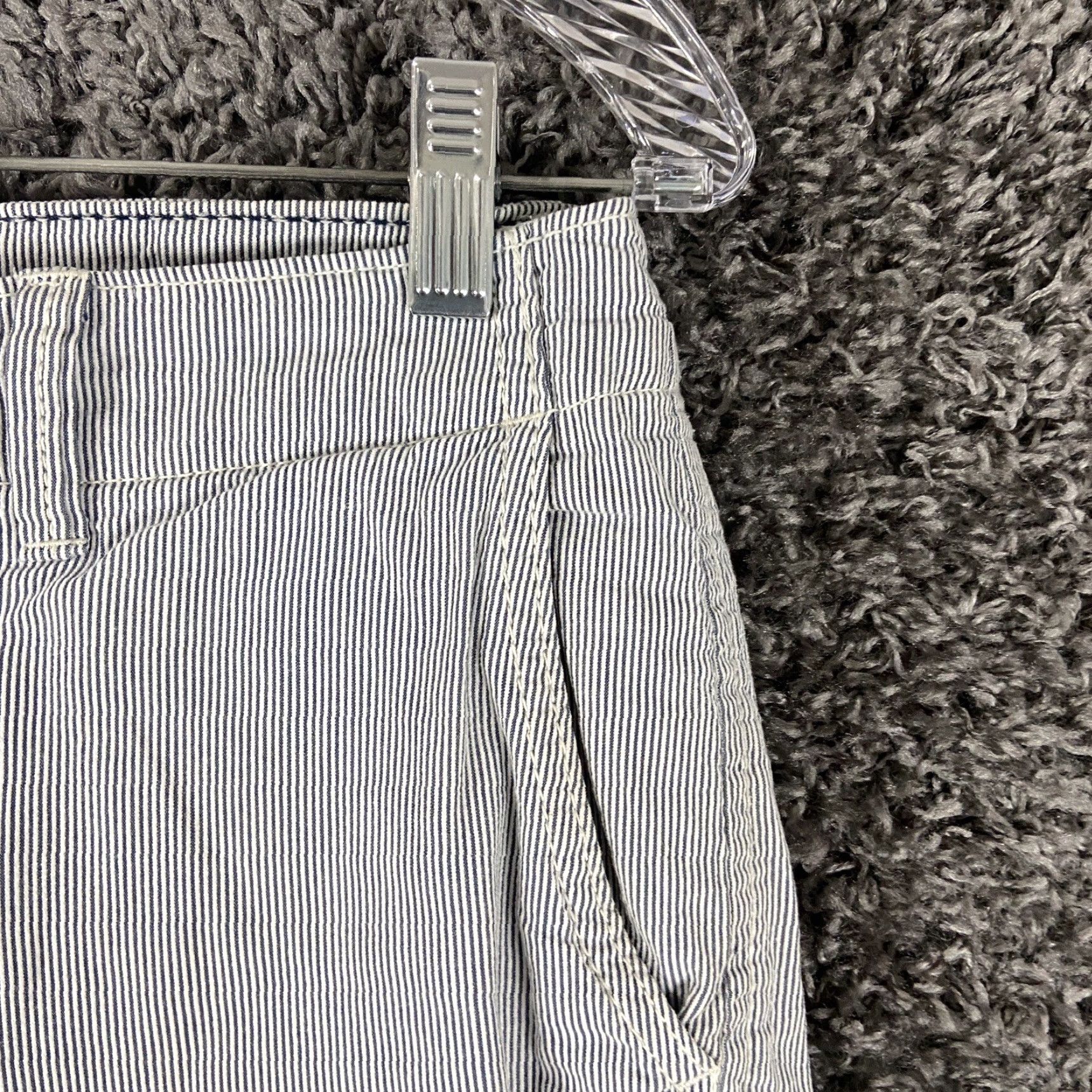 American Eagle Outfitters American Eagle Shorts Men’s 28 Blue Pin Striped Chino Regular 28 Mens Size US 28 / EU 44 - 3 Thumbnail