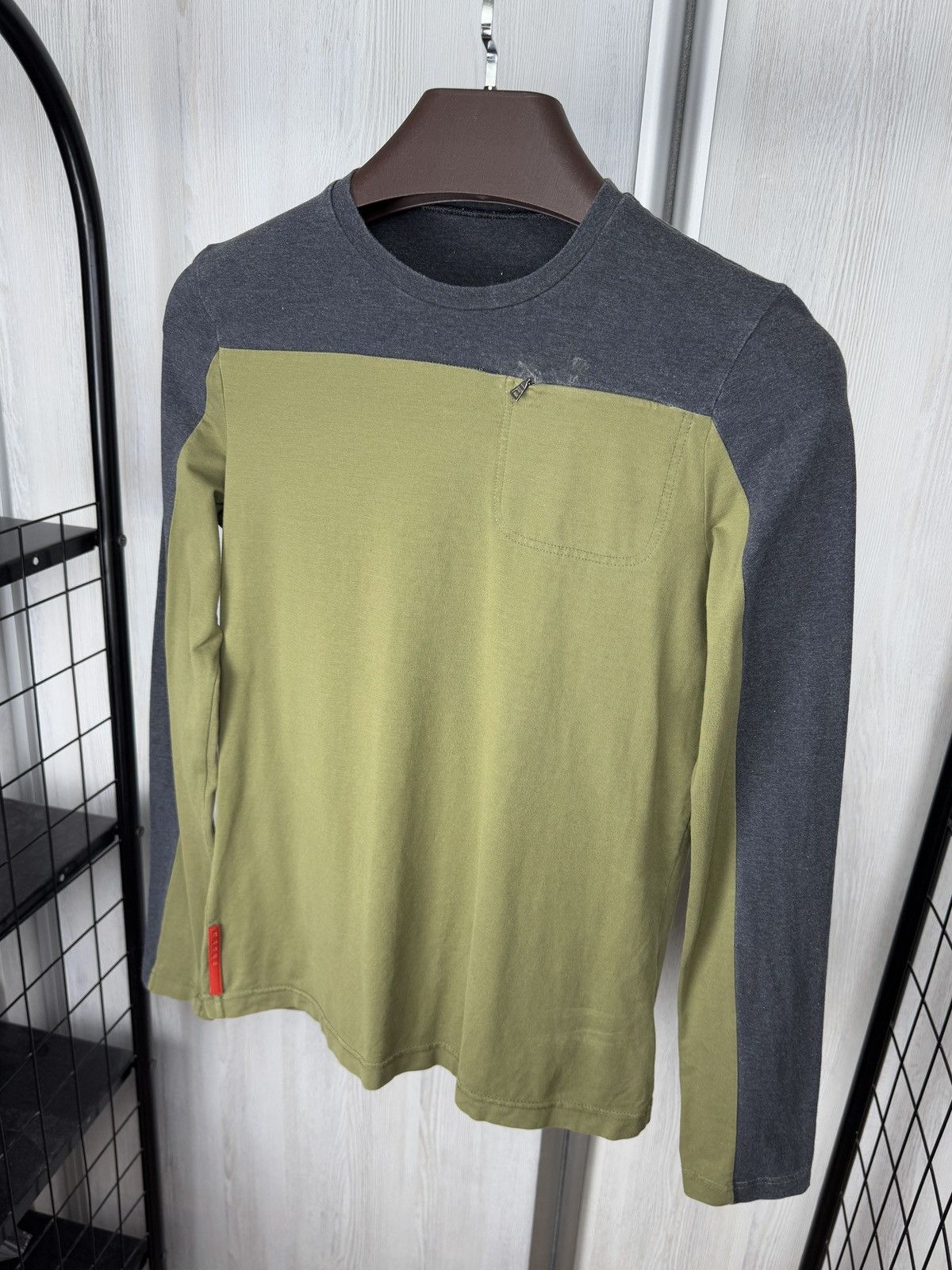Prada 00’s Prada 2 Tone Zip pocket top Long-sleeve tee shirt y2k Size M / US 6-8 / IT 42-44 - 7 Thumbnail