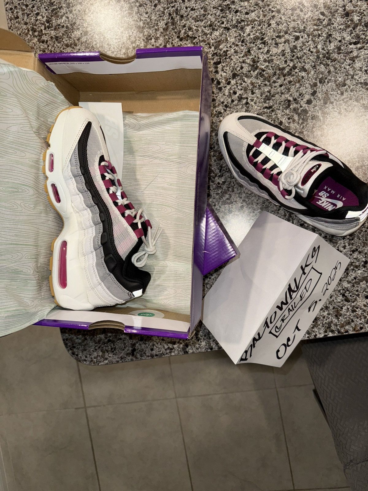 Nike SB SB Air Max 95 Size US 6.5 / EU 39-40 - 2 Thumbnail