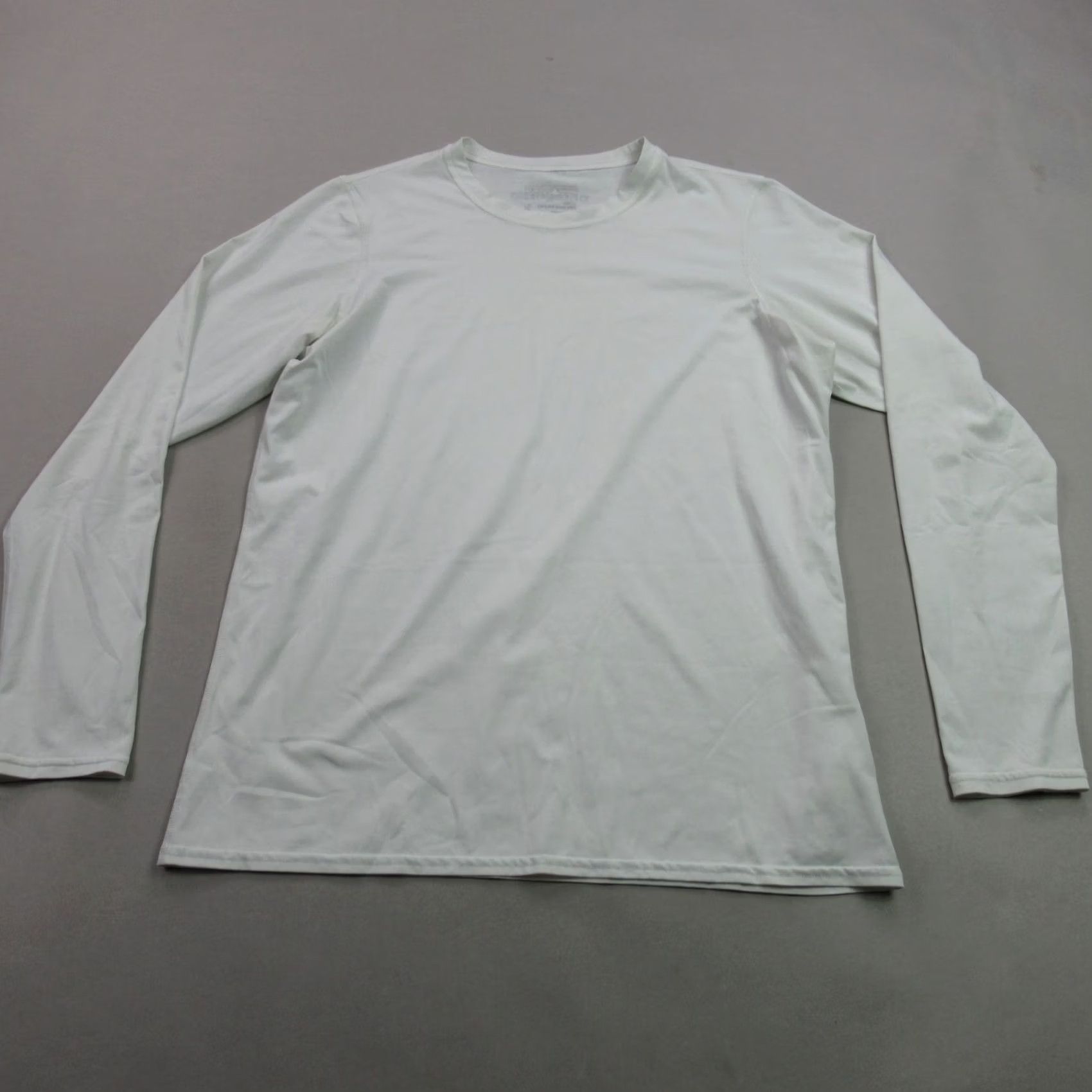 Patagonia Patagonia Shirt Mens Medium Long Sleeve Crew Neck White Outdoor Lightweight Shirt Size US M / EU 48-50 / 2 - 2 Thumbnail