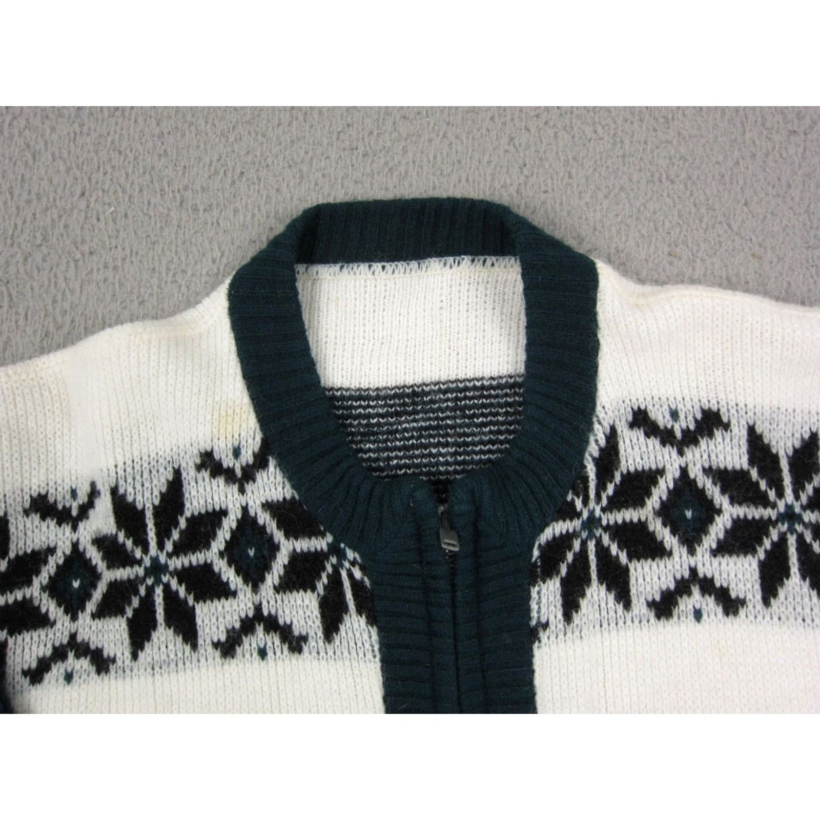 Vintage VINTAGE Nordic Cardigan Womens Large White Green Fair Isle Sweater 60s 50s Size L / US 10 / IT 46 - 2 Thumbnail