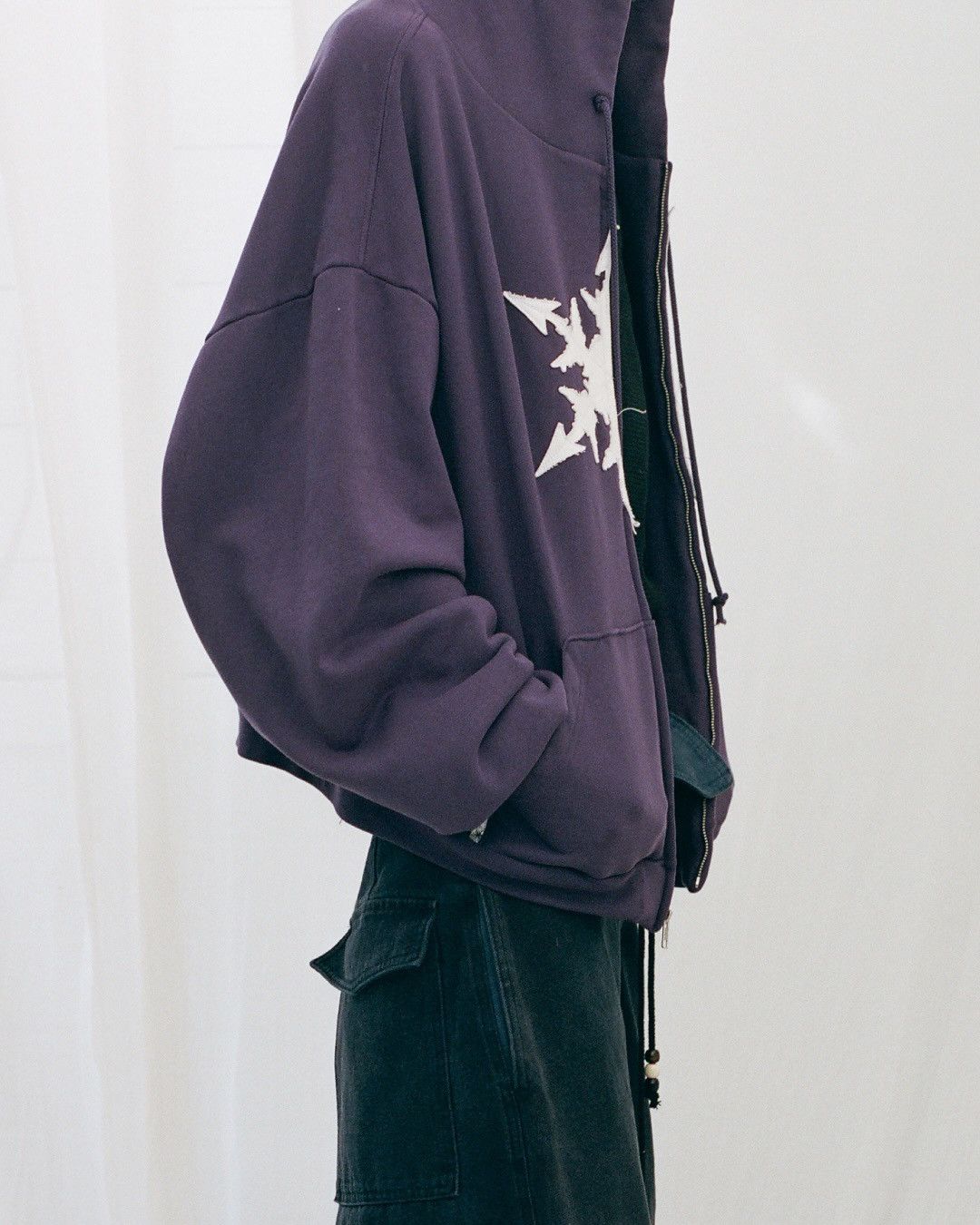 Siberia Hills PURPLE SNOWFLAKE APPLIQUÉ ZIP HOODIE