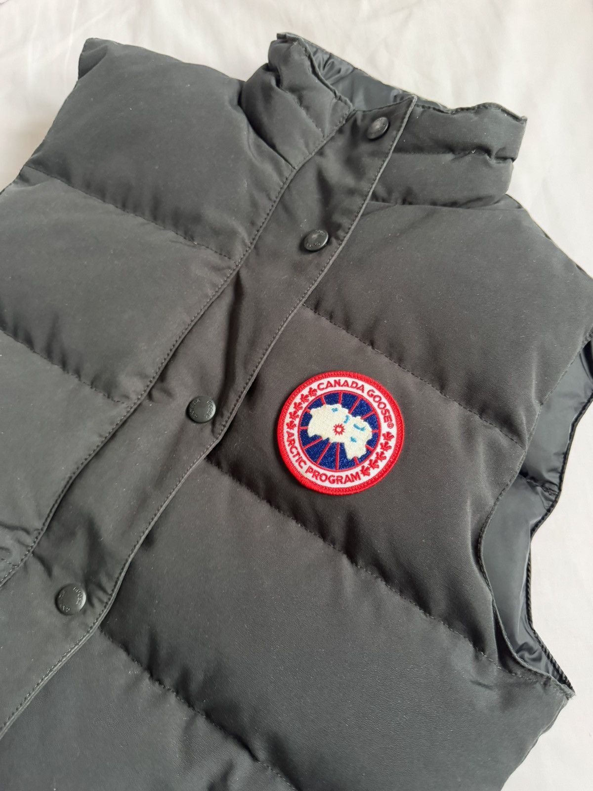 Canada Goose CANADA GOOSE gilet Study photos for REAL TAPE MEASUREMENTS Size M / US 6-8 / IT 42-44 - 21 Thumbnail