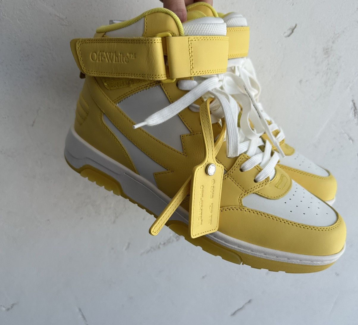 Off-White Off-white Out Of Office Mid Yellow IT44 Size US 11 / EU 44 - 2 Thumbnail