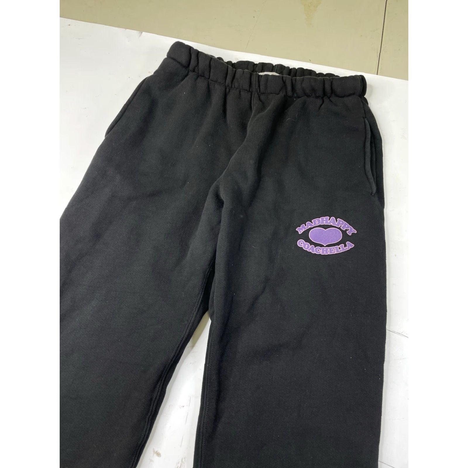 Madhappy Madhappy Sweatpants Unisex Black L Large Coachella Big Heart Pants Men Women Size US 33 - 2 Thumbnail