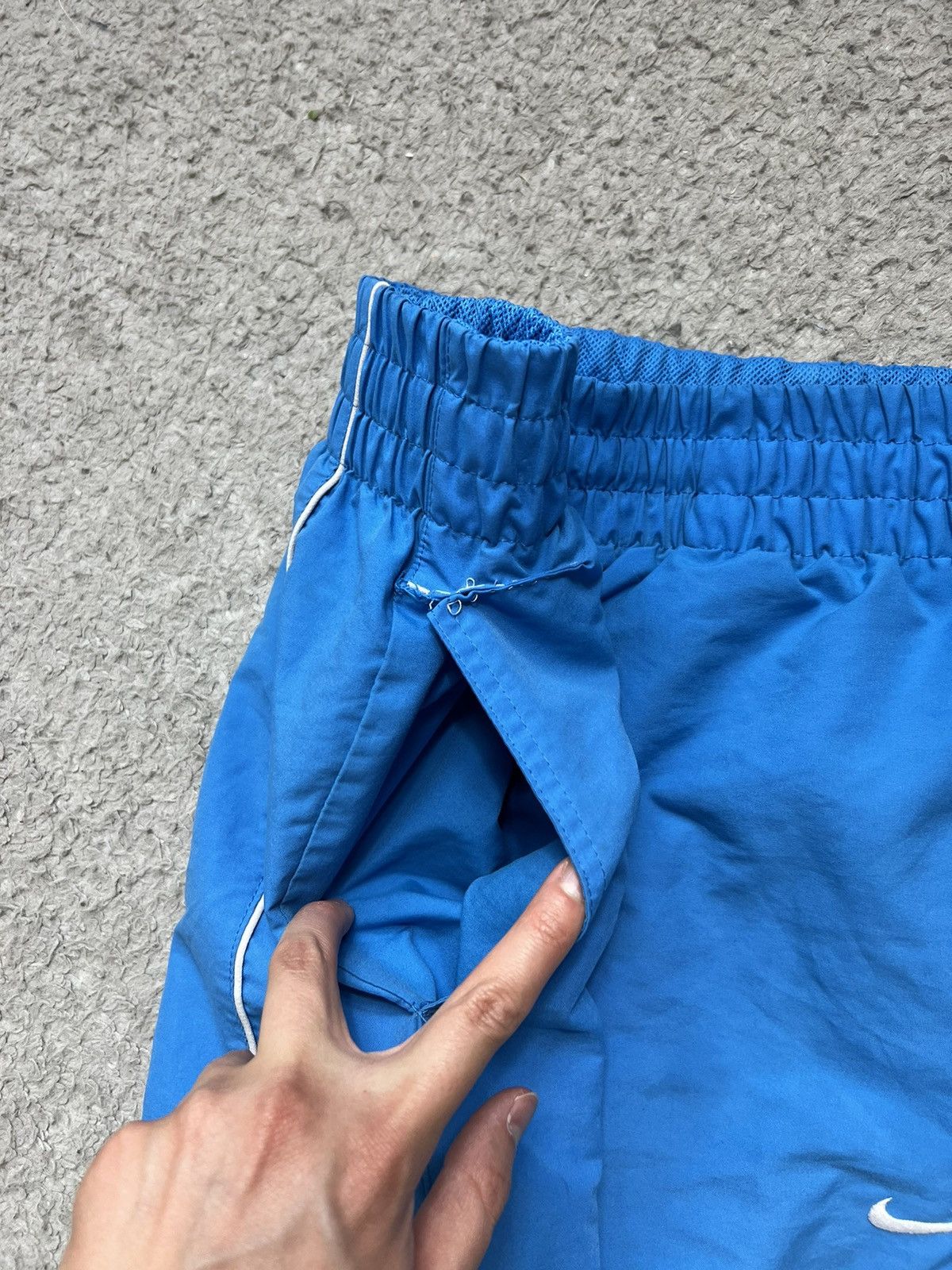 Nike Shorts Nike Small Logo Blue Vintage Size US 36 / EU 52 - 4 Thumbnail