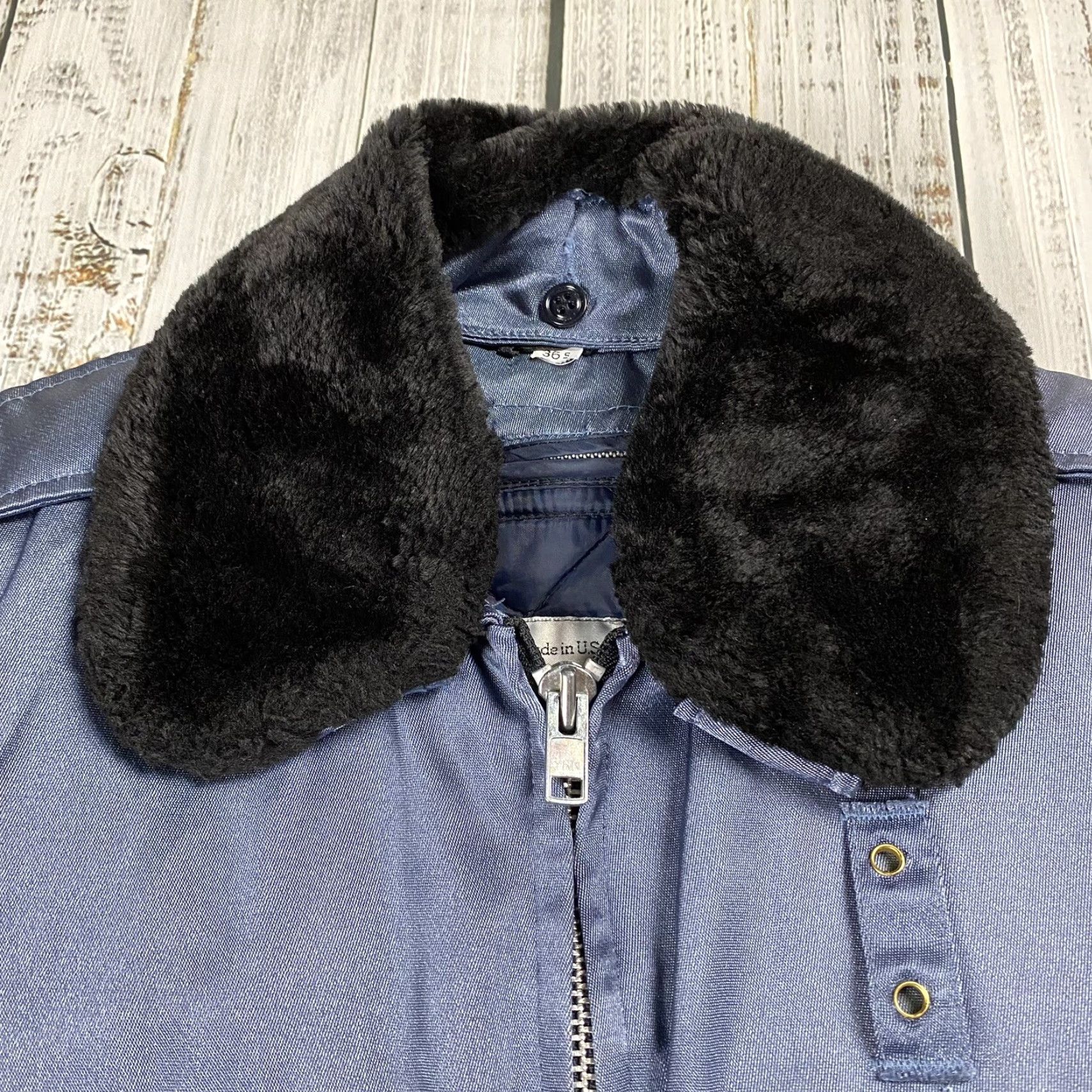 Vintage VINTAGE Blauer POLICE WINTER JACKET Short Navy Blue 90s Workwear Zip Full Zip Fur Collar Button NYPD Mens 36S Size US XXS / EU 40 - 2 Thumbnail