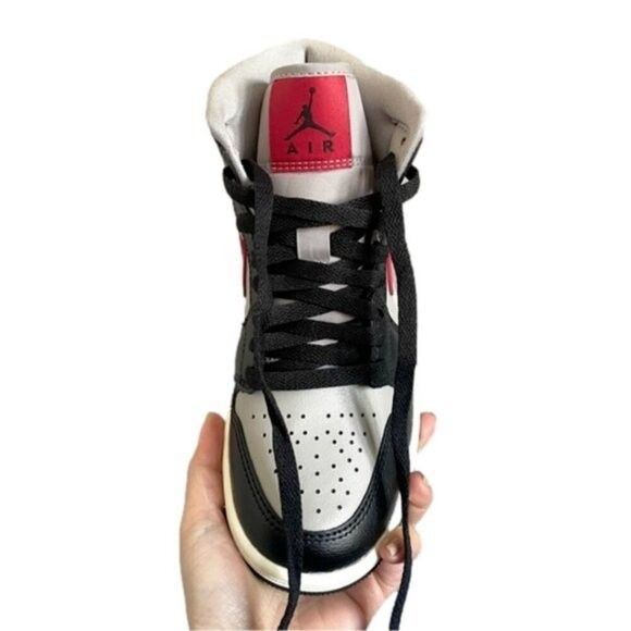 Jordan Brand Air Jordan 1 Mid Black Grey Red Sneakers - 5.5US, NIB Size US 5.5 / IT 35.5 - 4 Thumbnail