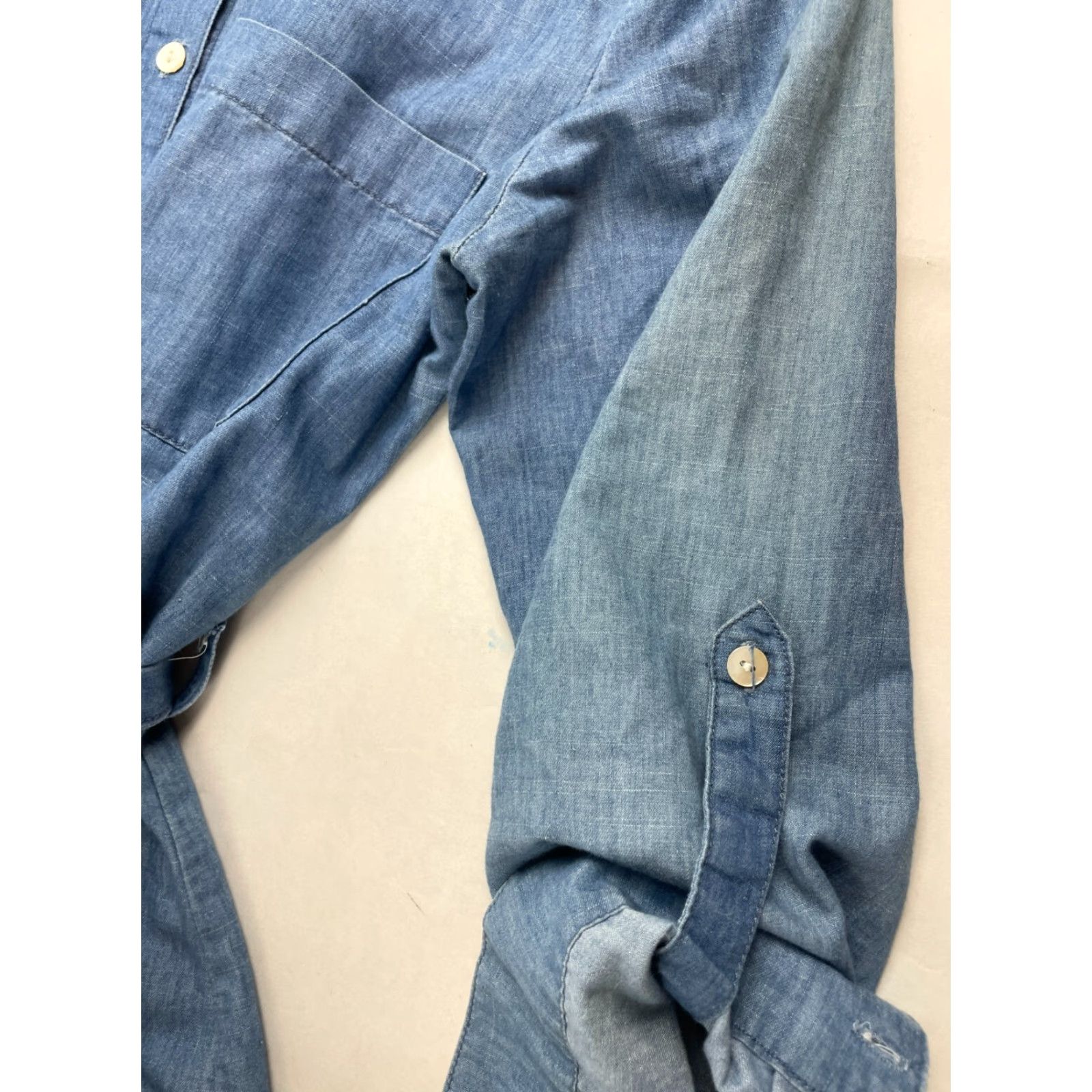 Vintage Ellison Dress Women's Size Small Blue Chambray Knee Length Tie Belt Roll Tab Dress Size S / US 4 / IT 40 - 5 Thumbnail