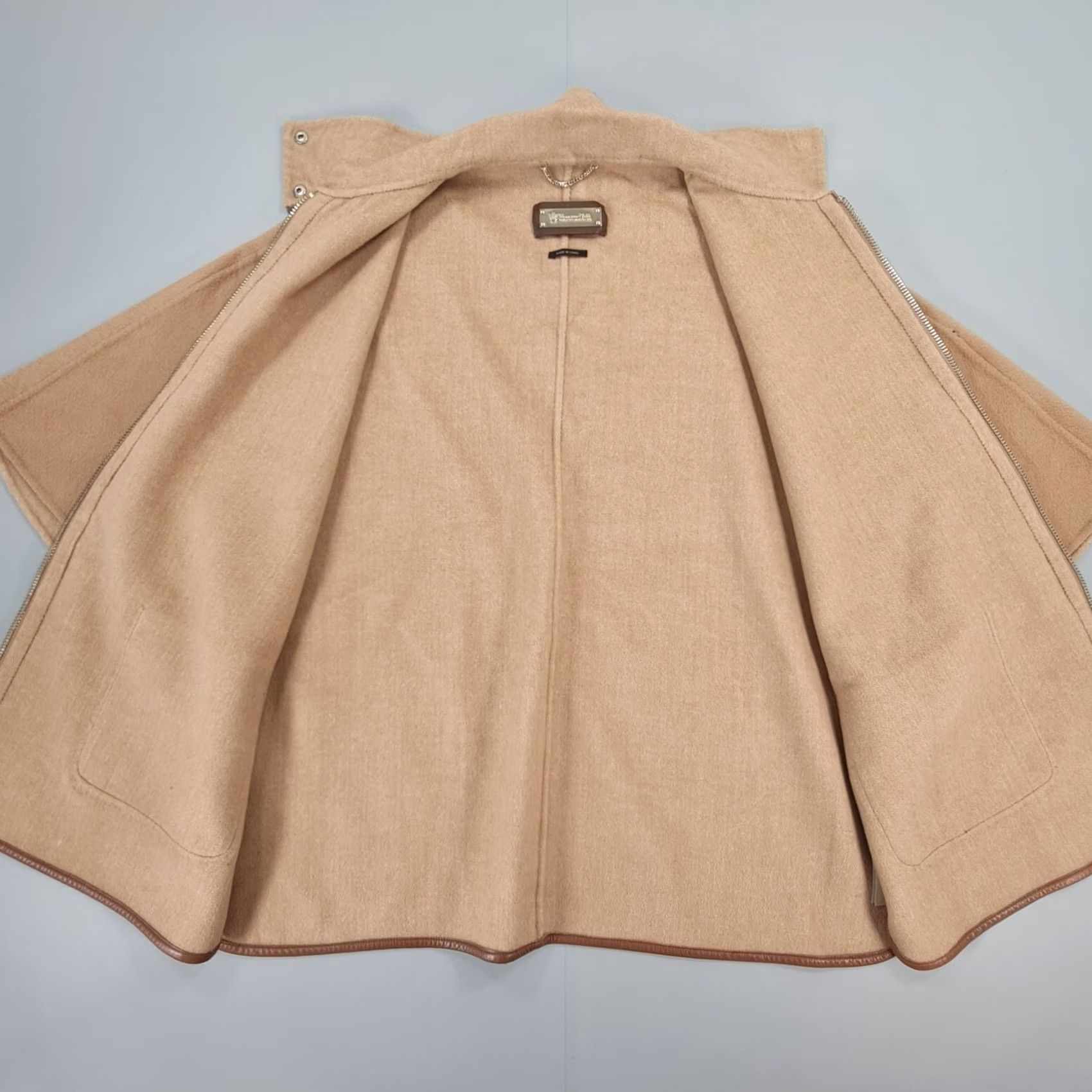 Massimo Dutti Massimo Dutti Womens Poncho Beige Medium Full Zip Wool Flannel Collared Camel Size ONE SIZE - 6 Thumbnail