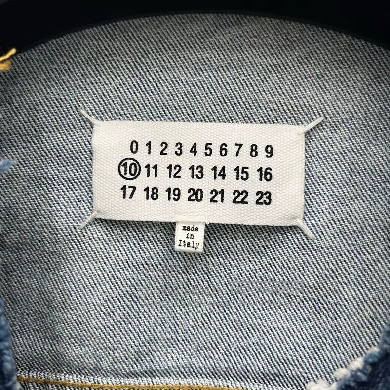 Maison Margiela Maison Margiela Washed denim jacket Size US M / EU 48-50 / 2 - 4 Thumbnail