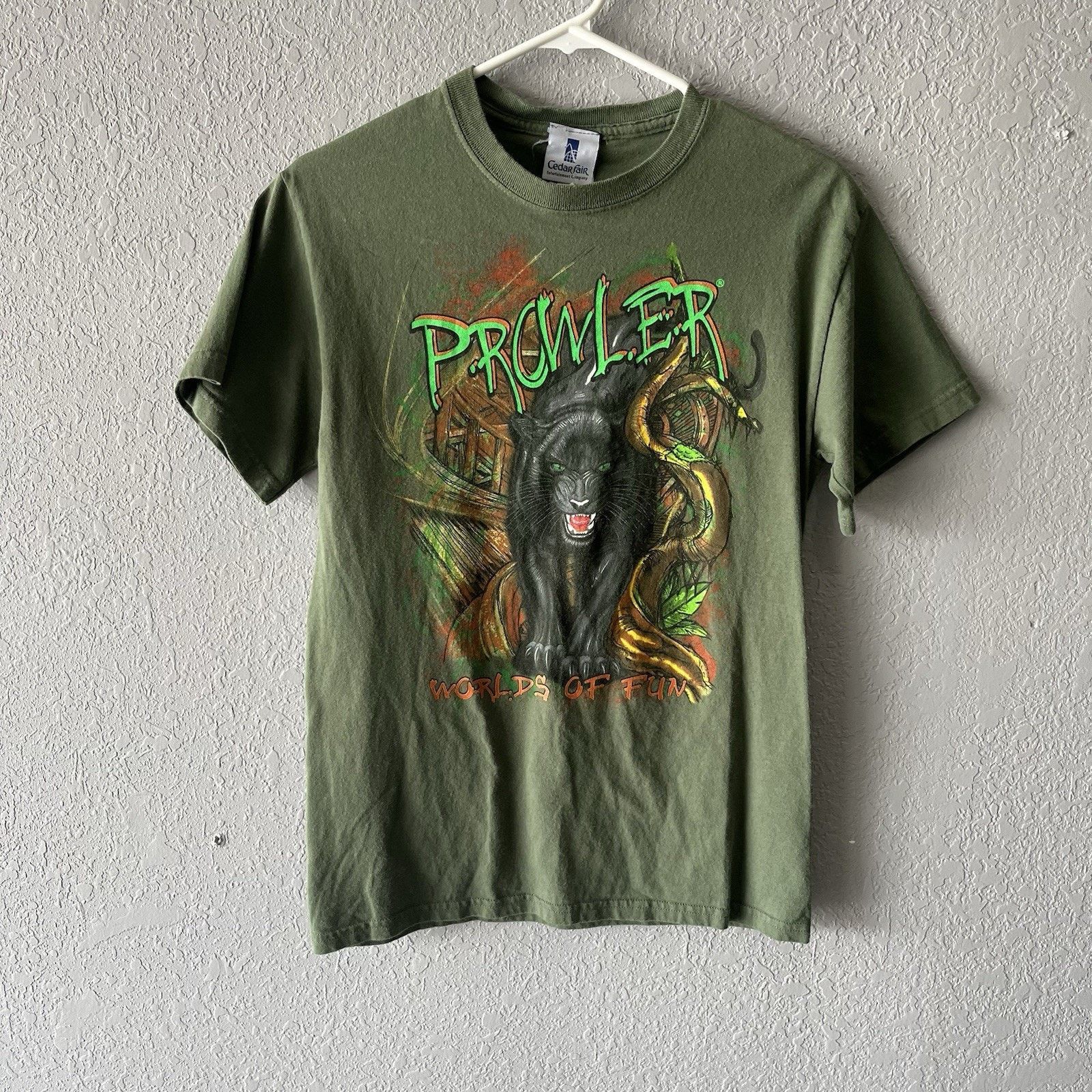 Gildan Vintage Black Panther Nature Theme Park Green Tshirt Mens S Size US S / EU 44-46 / 1 - 1 Thumbnail