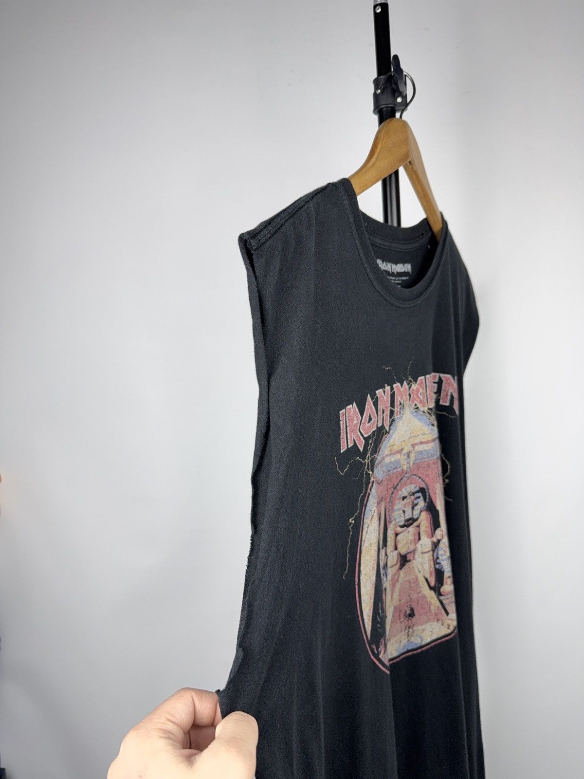 Iron Maiden 2019 Iron Maiden Powerslave Egypt Cut Off Sleeveless Tee Size US L / EU 52-54 / 3 - 2 Thumbnail