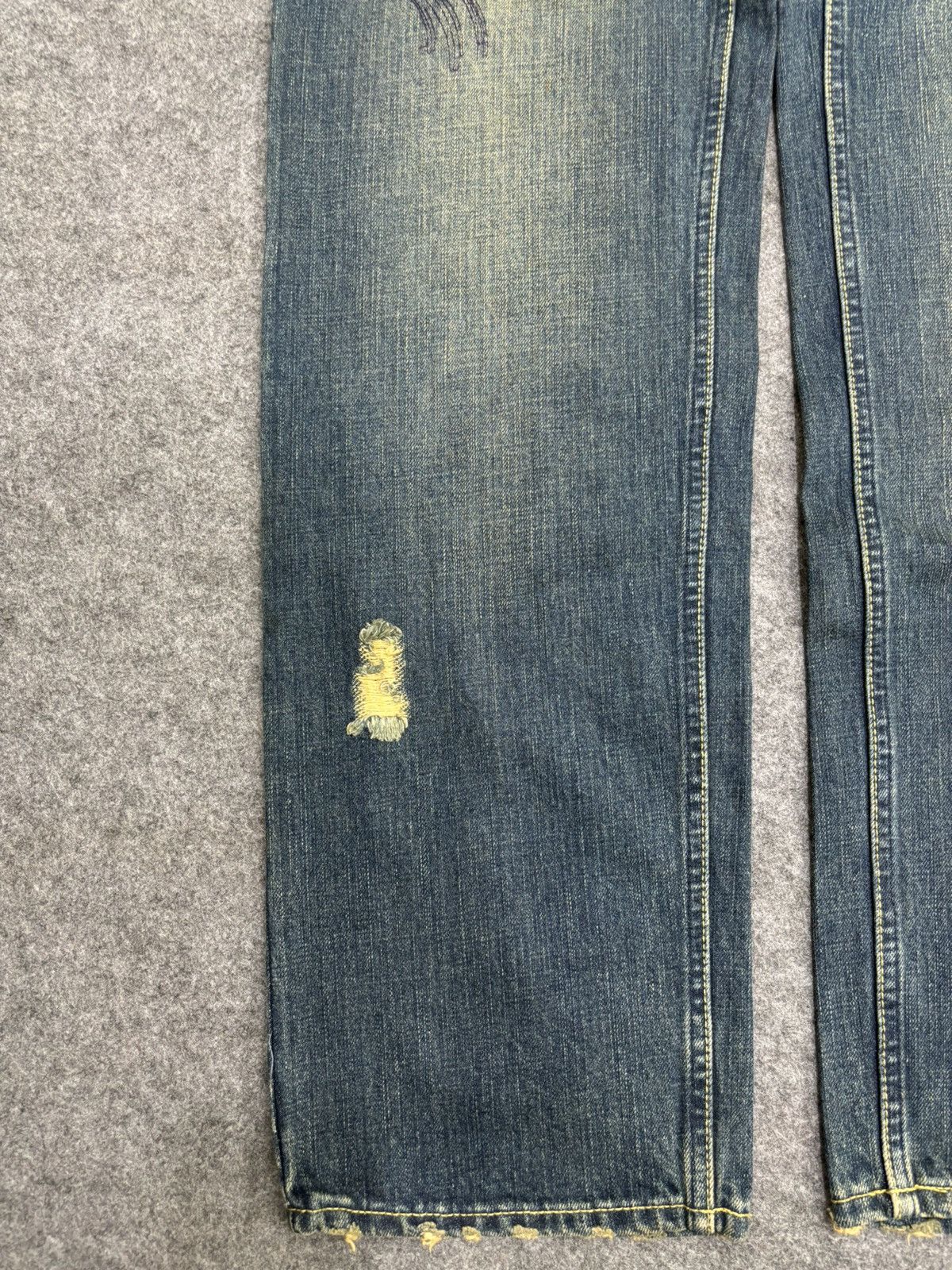 Japanese Brand 💥KARAKURI TAMASHI Koi Fish Embroided Distressed Denim F551 Size US 31 - 7 Thumbnail