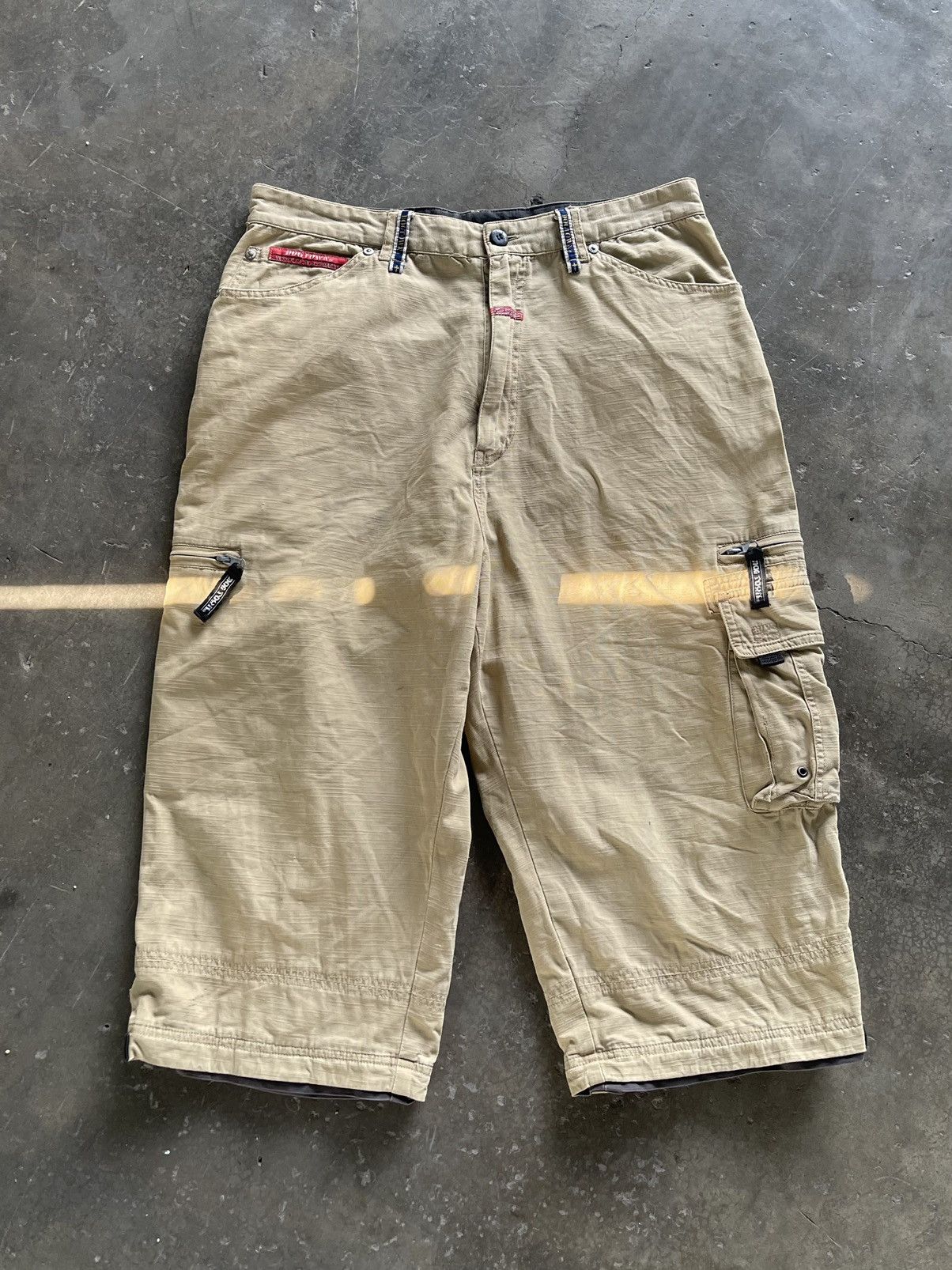 Dogtown Dogtown Black Dragon Vintage Jorts Size US 34 / EU 50 - 1 Thumbnail