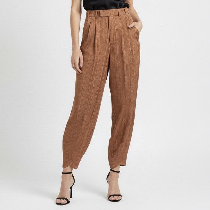 Gucci Gucci Taffeta Pleated Barrel Leg Pants - 36/25" Waist 🇮🇹 Size 25" / US 0 / IT 36 - 1 Thumbnail