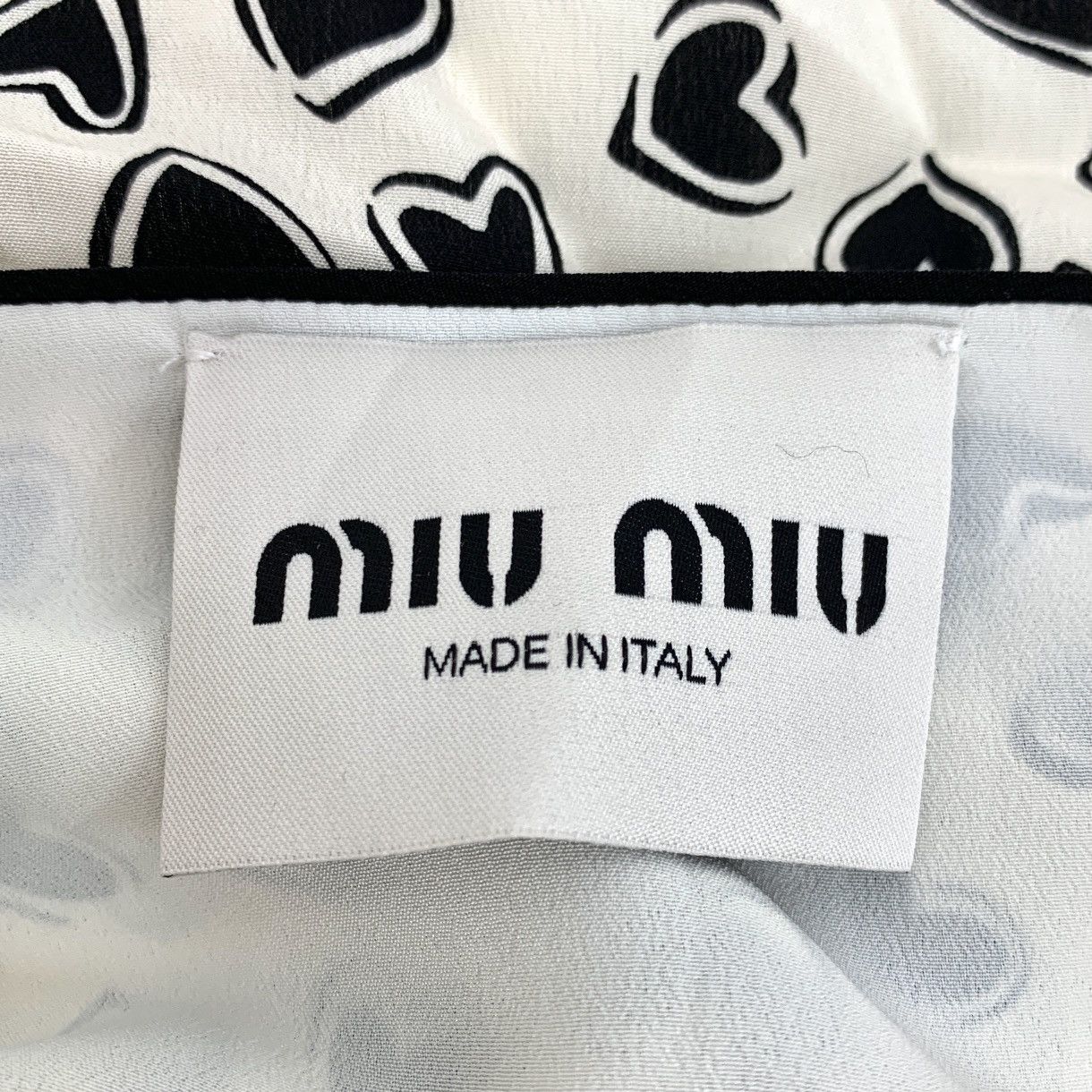 Miu Miu Miu Miu Full Heart Print V-neck Short-sleeve Dress K26WX Size XS / US 0-2 / IT 36-38 - 5 Thumbnail