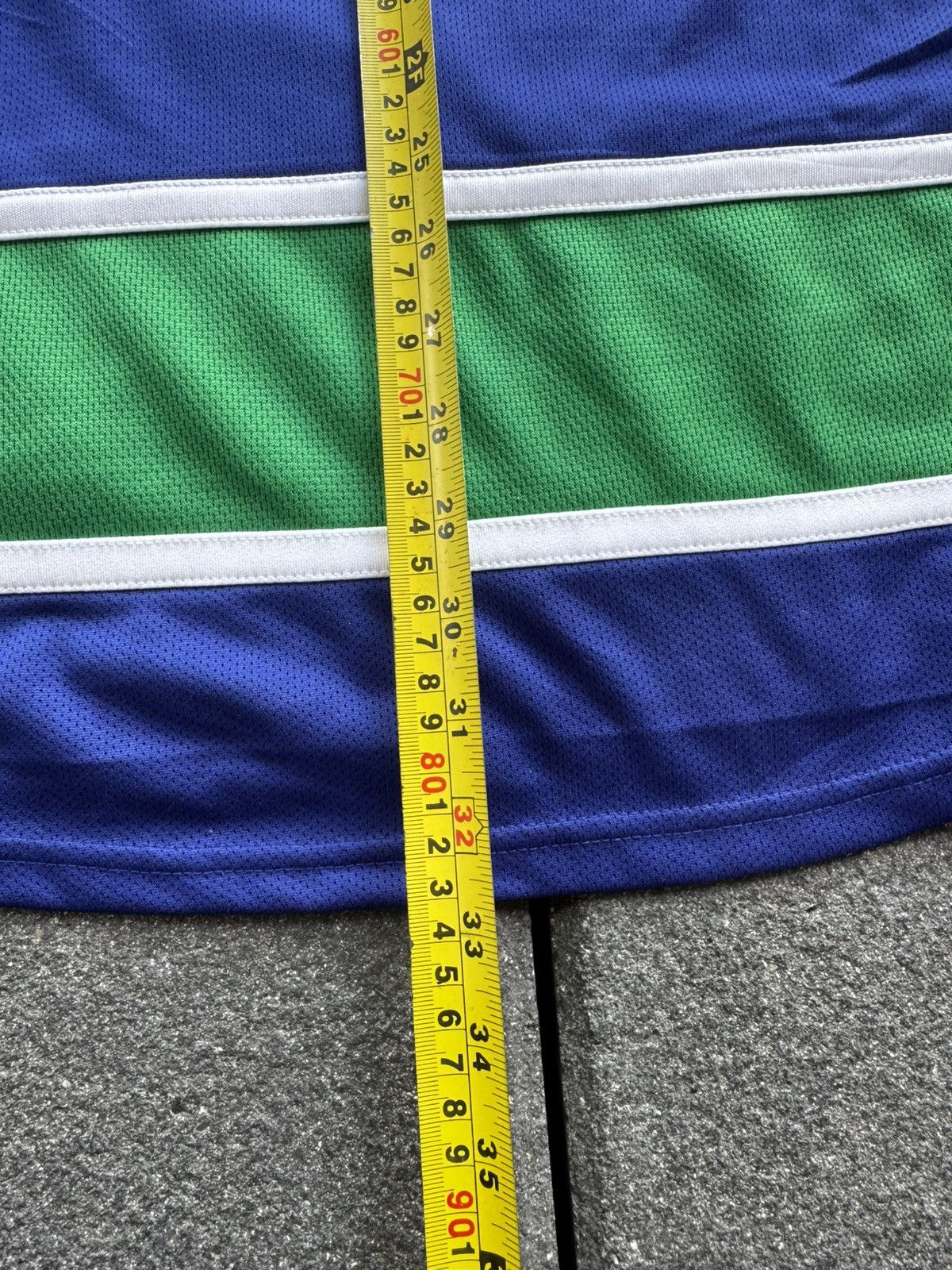 Reebok CRAZY VANCOUVER CANUCKS KESLER JERSEY Size US M / EU 48-50 / 2 - 6 Thumbnail