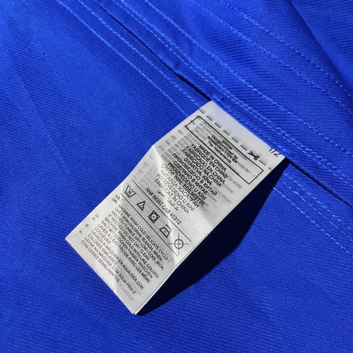 Adidas F/W’2022 ADIDAS Blue Version Essentials Mackintosh Jacket Size US L / EU 52-54 / 3 - 14 Thumbnail