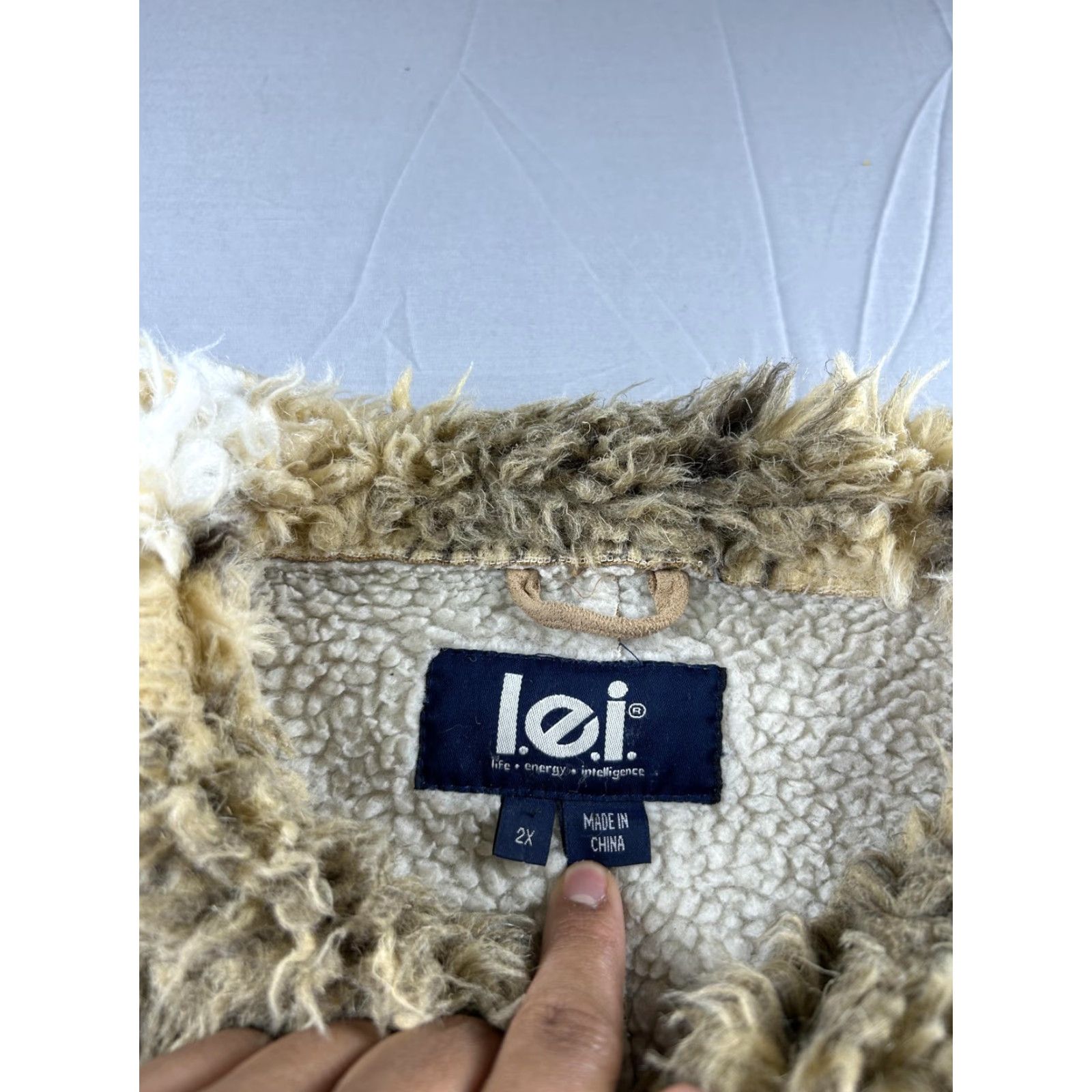 L.E.I. VINTAGE LEI Jacket Womens 2X Beige Faux Sherpa Lined Fur Y2K Coat Faux Suede Jacket Coat Size XXL / US 16-18 / IT 52-54 - 3 Thumbnail