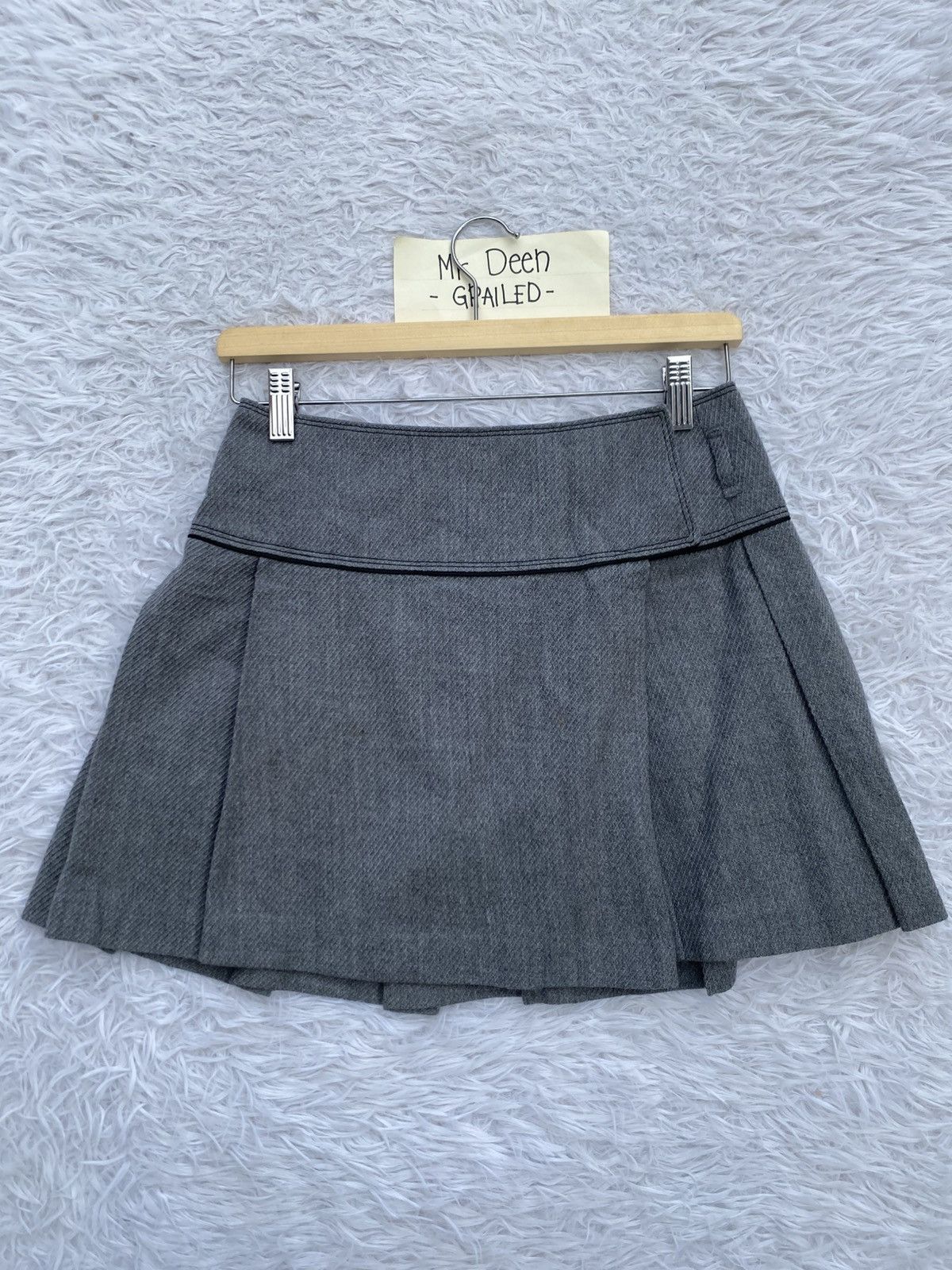 Burberry Rare Vintage Burberry Pleats Mini Skirt Size 27" / US 4 / IT 40 - 4 Thumbnail