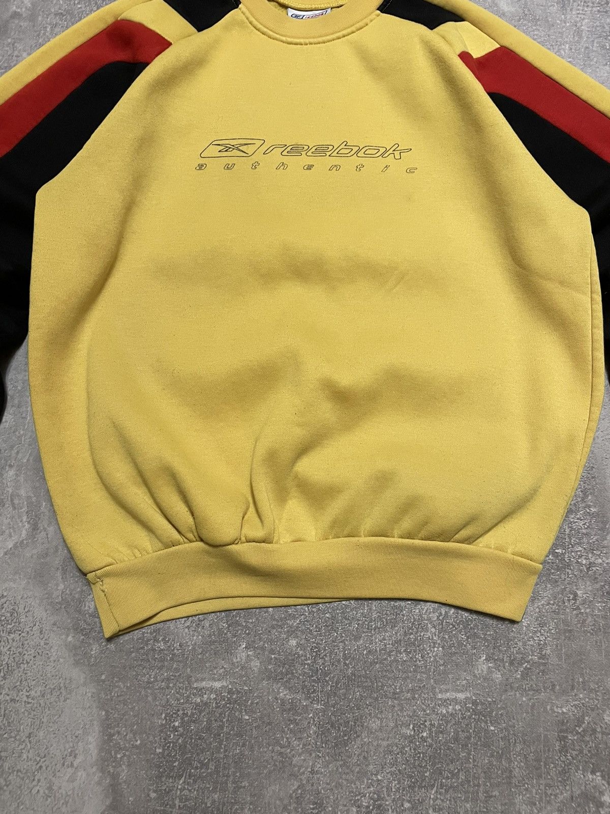 Reebok Vintage Reebok Authentic Big Logo Buggy Boxy Sweatshirt 90s Size US L / EU 52-54 / 3 - 3 Thumbnail