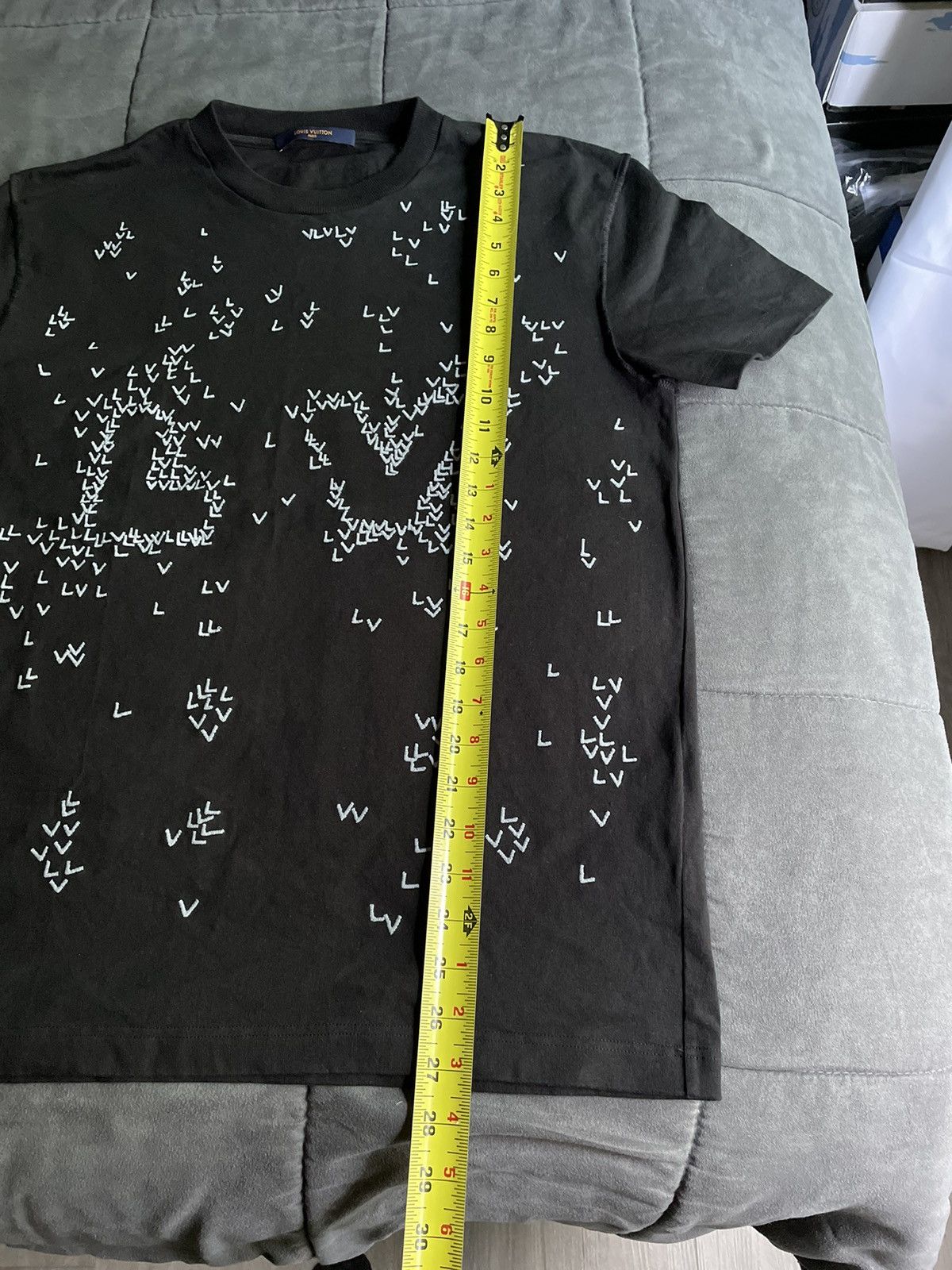 Louis Vuitton Louis Vuitton Spread Embroidered Logo T Shirt Size US S / EU 44-46 / 1 - 6 Thumbnail
