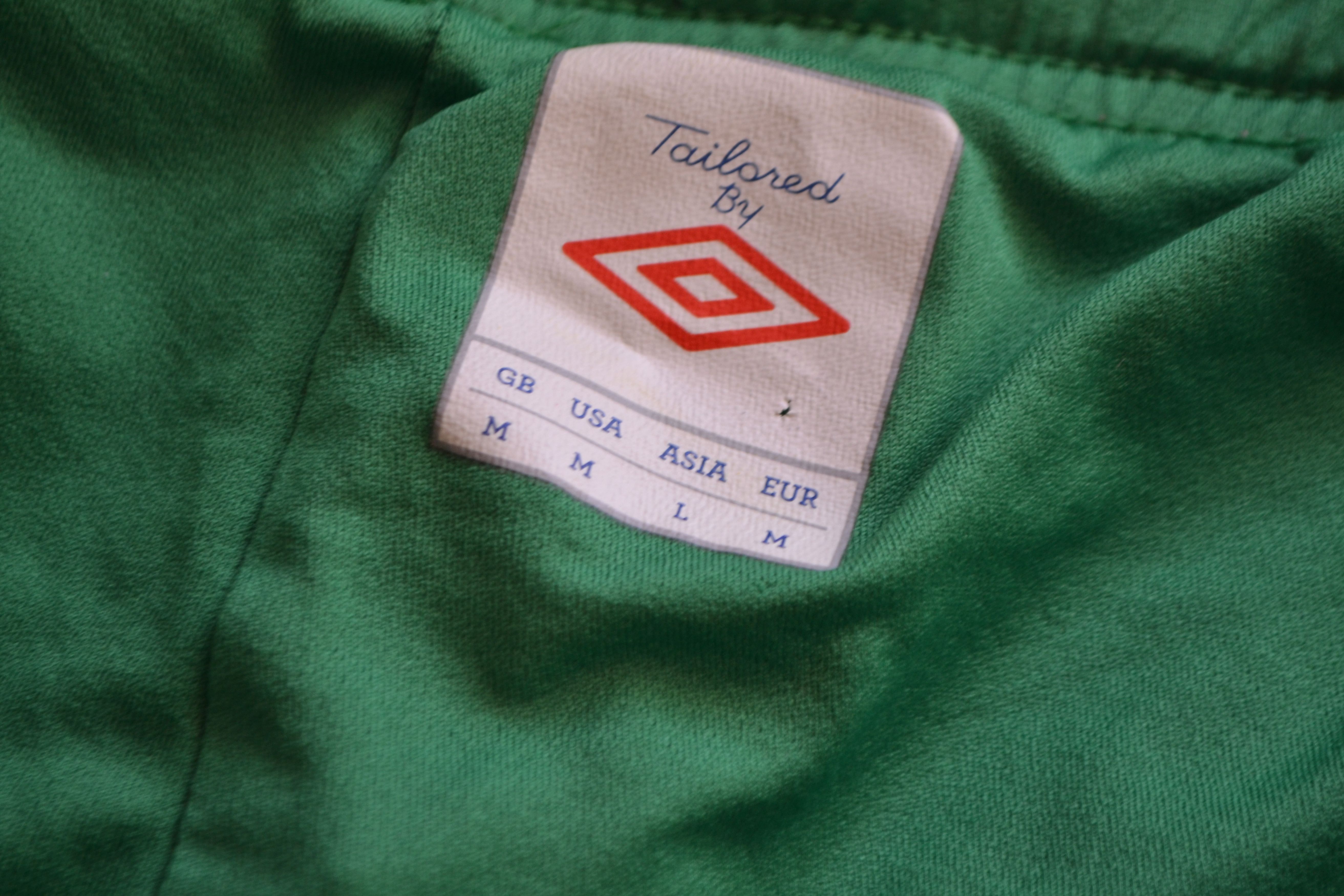Umbro Manchester City Football Goalkeeper Soccer Shorts Vintage Size US 32 / EU 48 - 3 Thumbnail