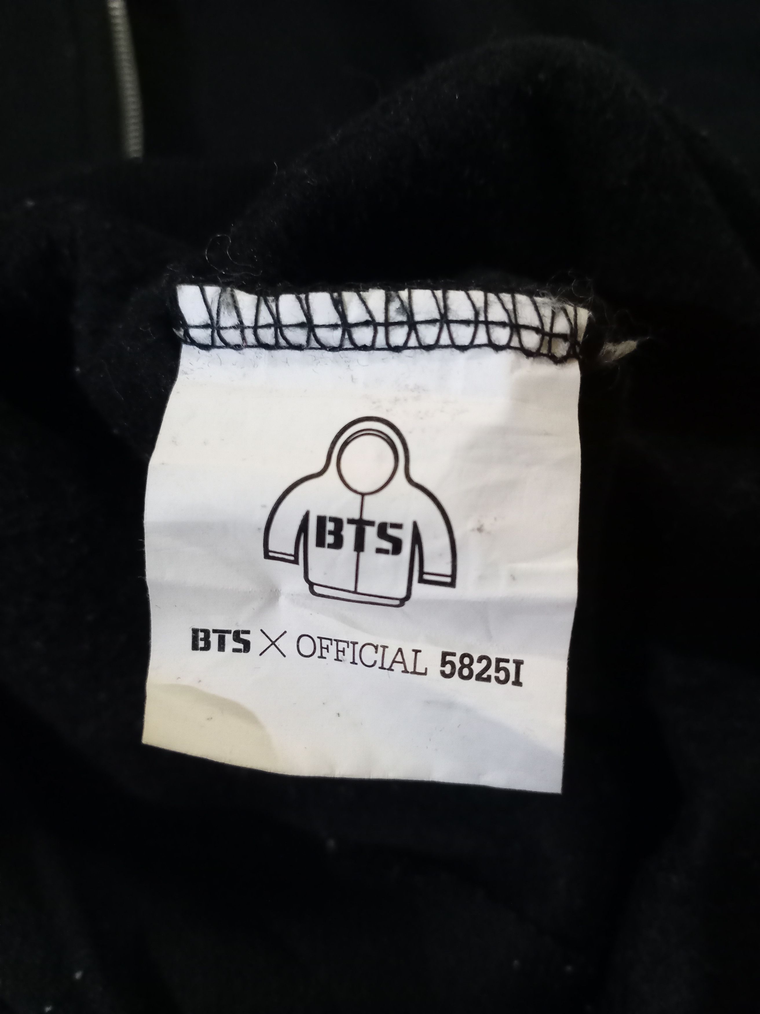 Vintage VINTAGE BTS X OFFICIAL MD HOODIE Size US M / EU 48-50 / 2 - 7 Thumbnail