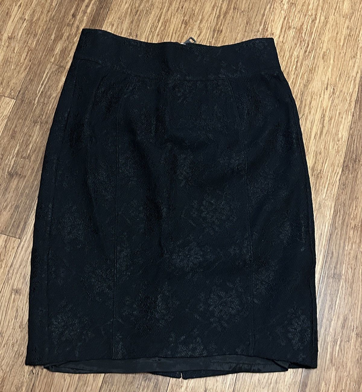 Burberry Burberry Knee Length Black Lace Skirt size US 4 Size 27" / US 4 / IT 40 - 2 Thumbnail