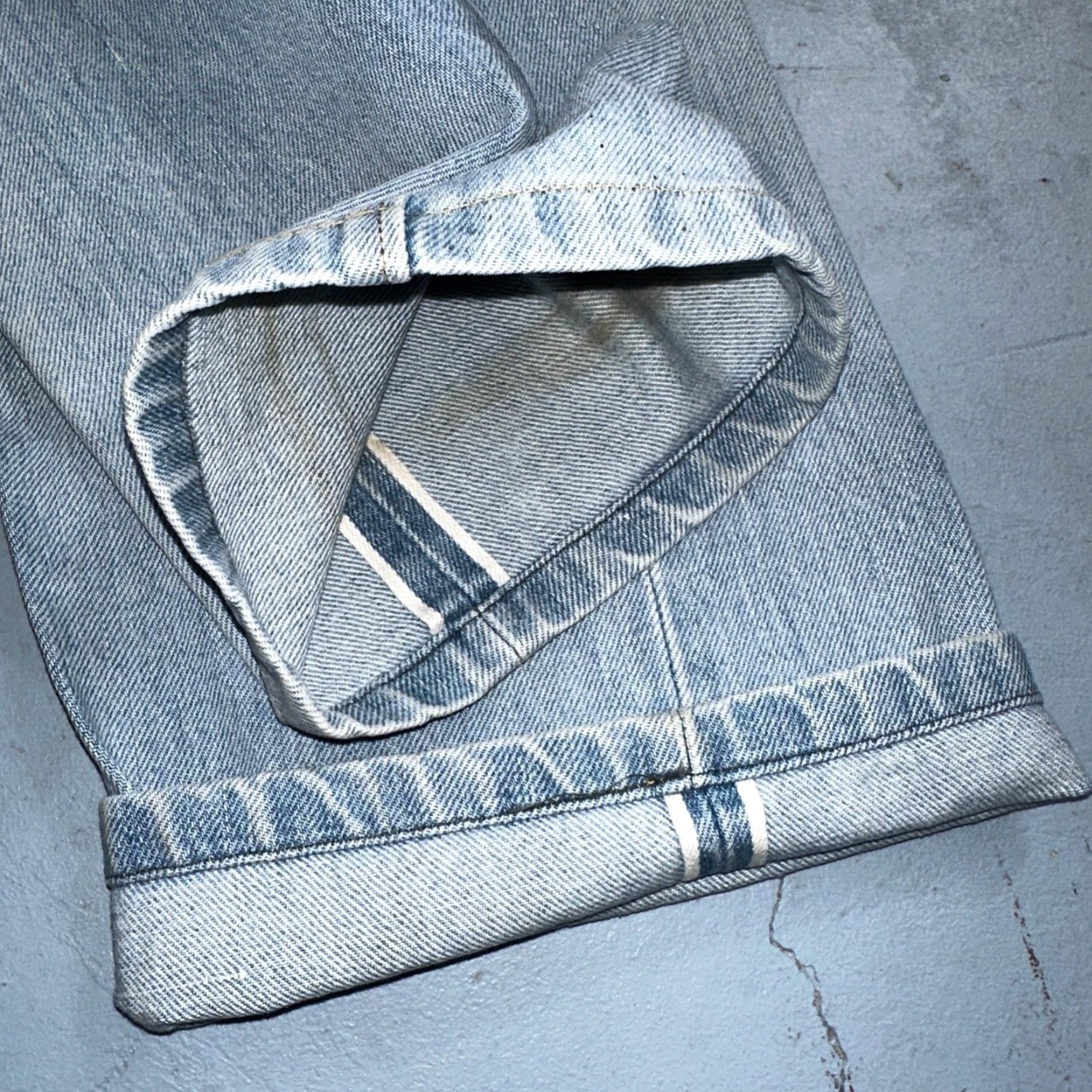 Levi's VINTAGE Levi's 501 Jeans Men 29x30 Light Wash 80s USA Distressed Straight Fit Size US 29 - 3 Thumbnail