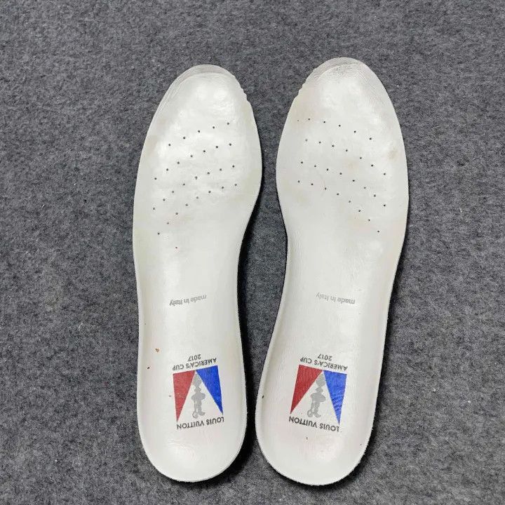 Other Louis Vuitton Blue and Red Casual Sneakers -2508 Size US 8.5 / EU 41-42 - 8 Thumbnail