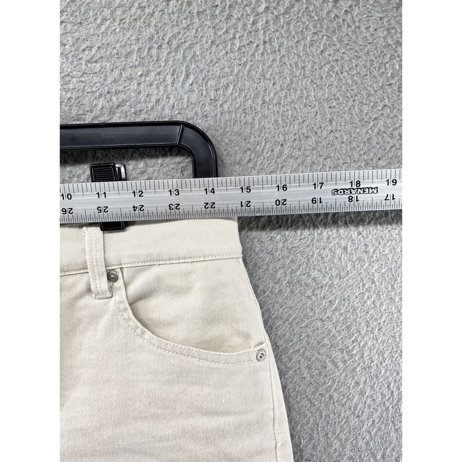 Gloria Vanderbilt Gloria Vanderbilt Amanda Skimmer Capri Pants Beige 4P Petite Denim Slim Straight Ladies Classic Beach Designer" Size 27" / US 4 / IT 40 - 5 Thumbnail