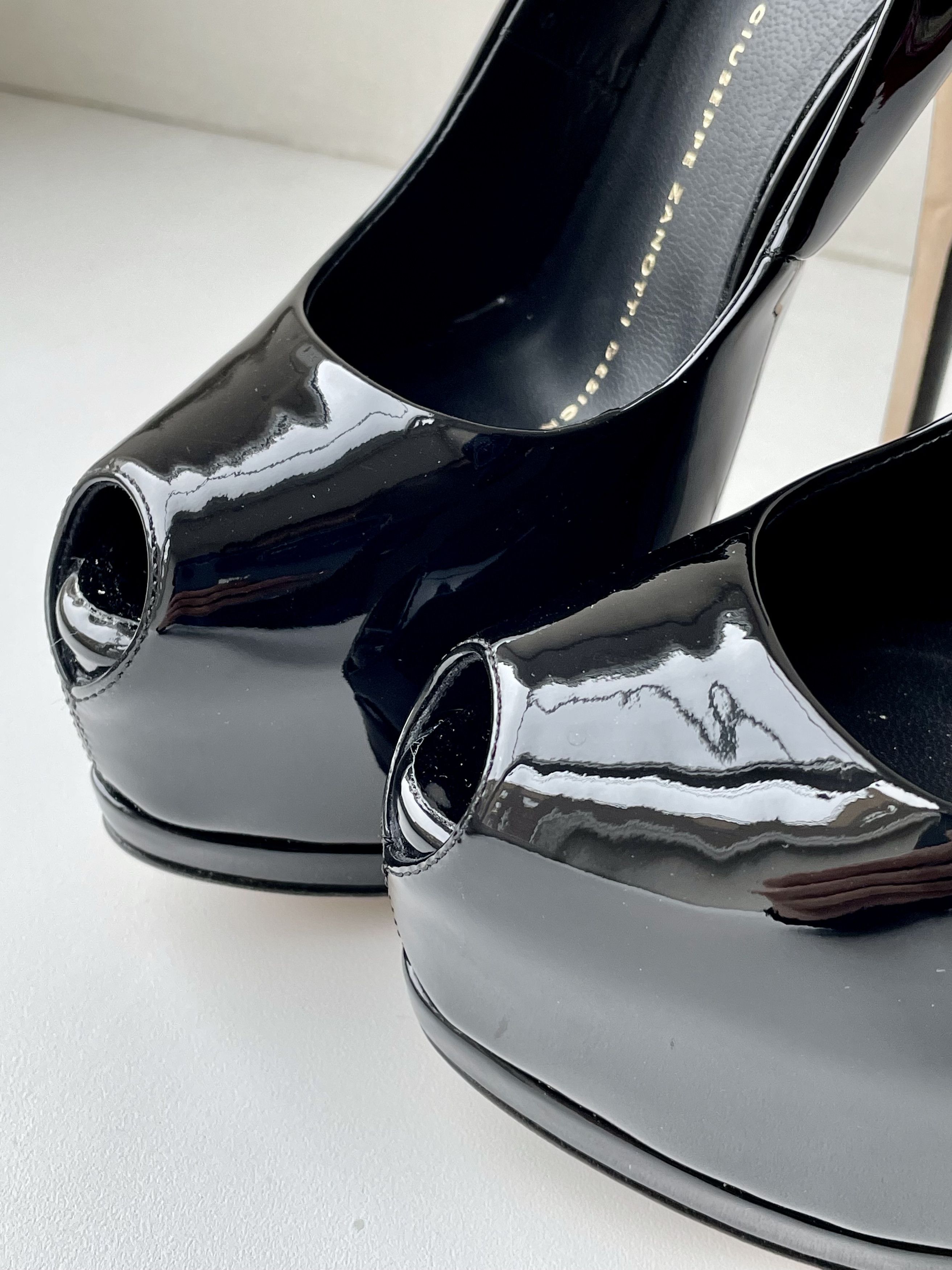 Giuseppe Zanotti Giuseppe Zanotti Black Patent Pumps 35 EU Size US 5 / IT 35 - 8 Thumbnail