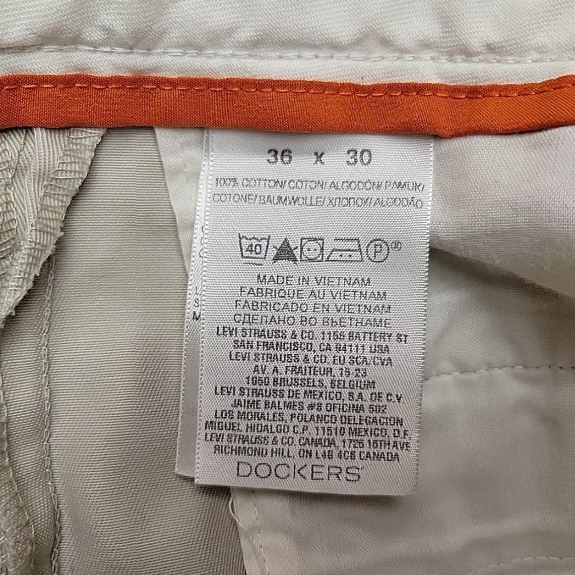Dockers VINTAGE Dockers Pants Mens 36x30 Beige Twill Chino Pleated Cuffed 100% Cotton Y2K Men Pants Brown Solid Pockets Casual Mens Size US 36 / EU 52 - 5 Thumbnail