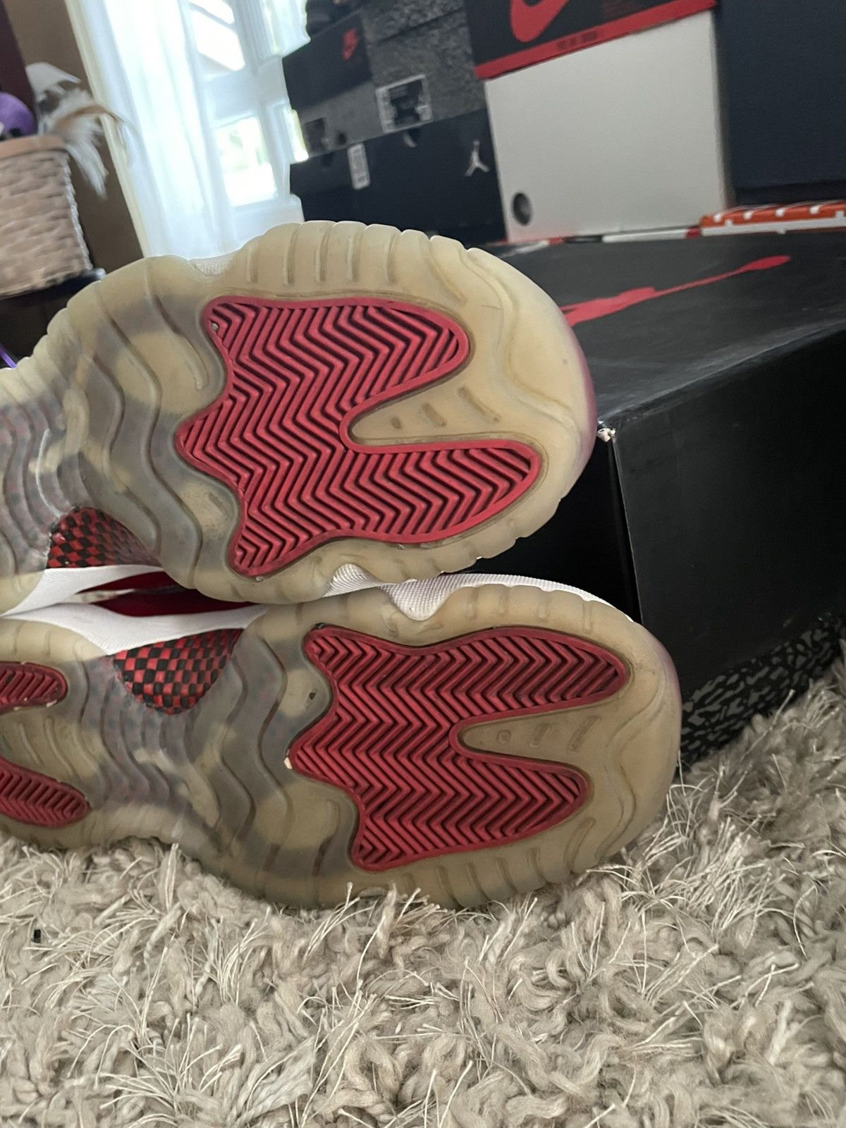 Jordan Brand Jordan 11 Cherry GS Size US 7 / EU 40 - 9 Thumbnail